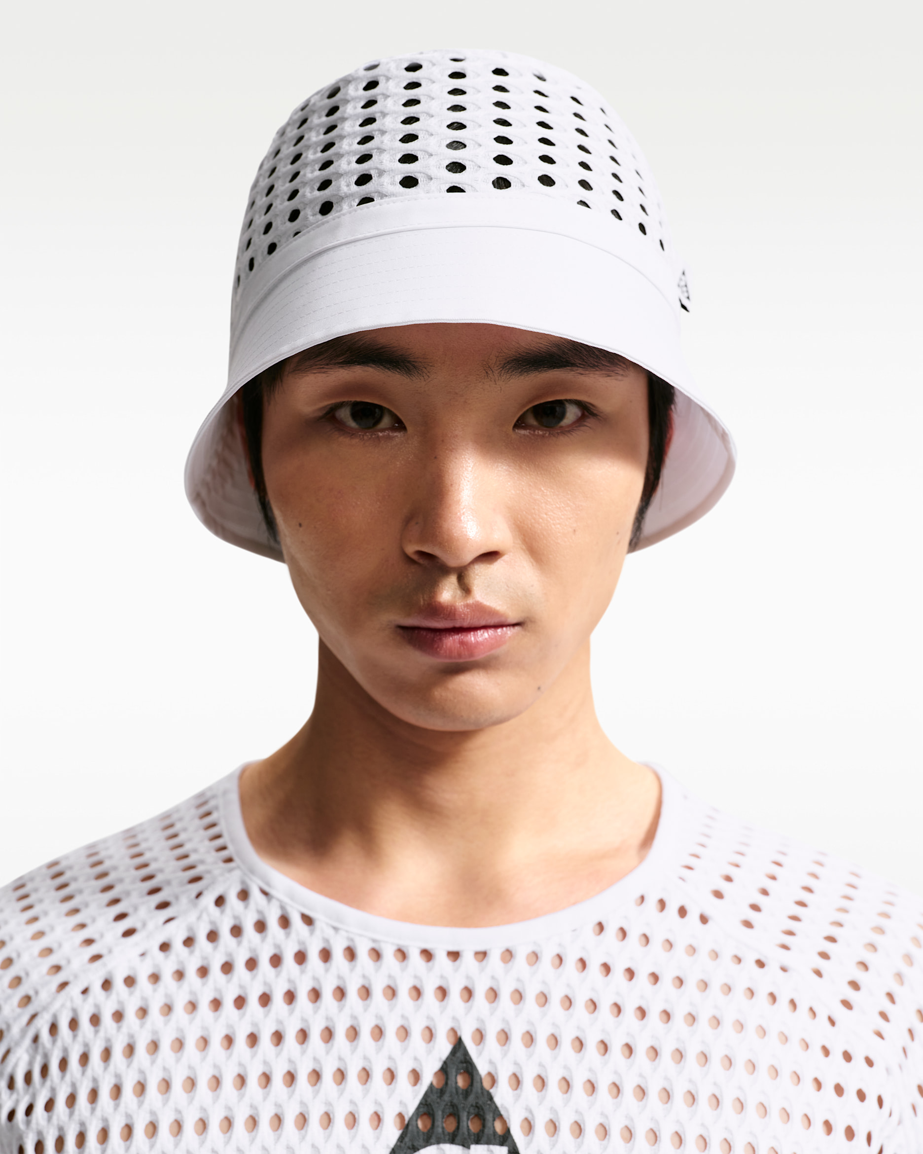 ACG Radical AirFlow Apex Dri-FIT Bucket Hat - White/White
