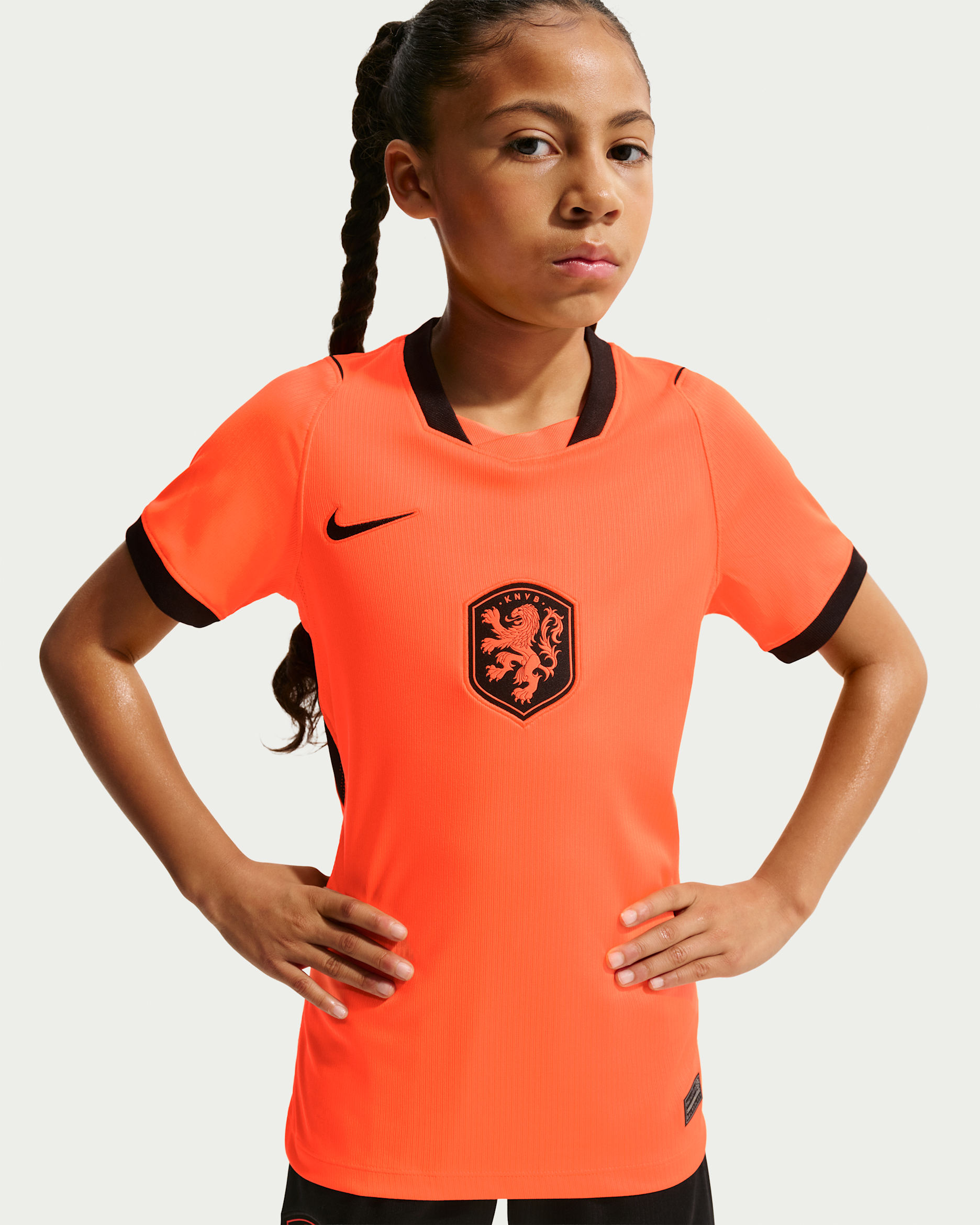 Niederlande 2026 Heimstadion Nike Dri-FIT Replika-Fußballtrikot für ältere Kinder - Hyper Crimson/Schwarz