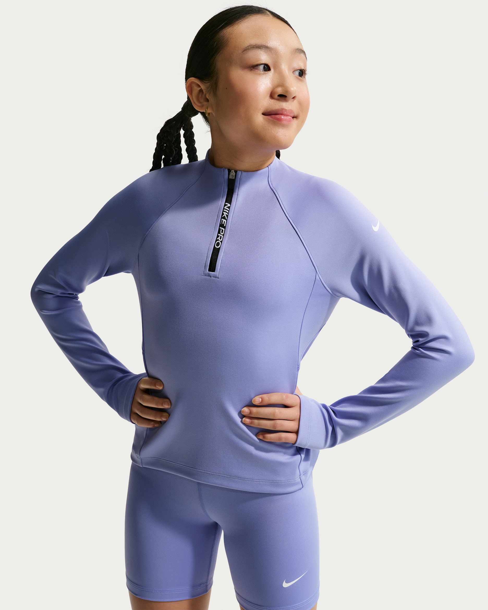 Nike Pro Dri-FIT-shorts (13 cm) til større børn (piger) - Light Thistle/hvid