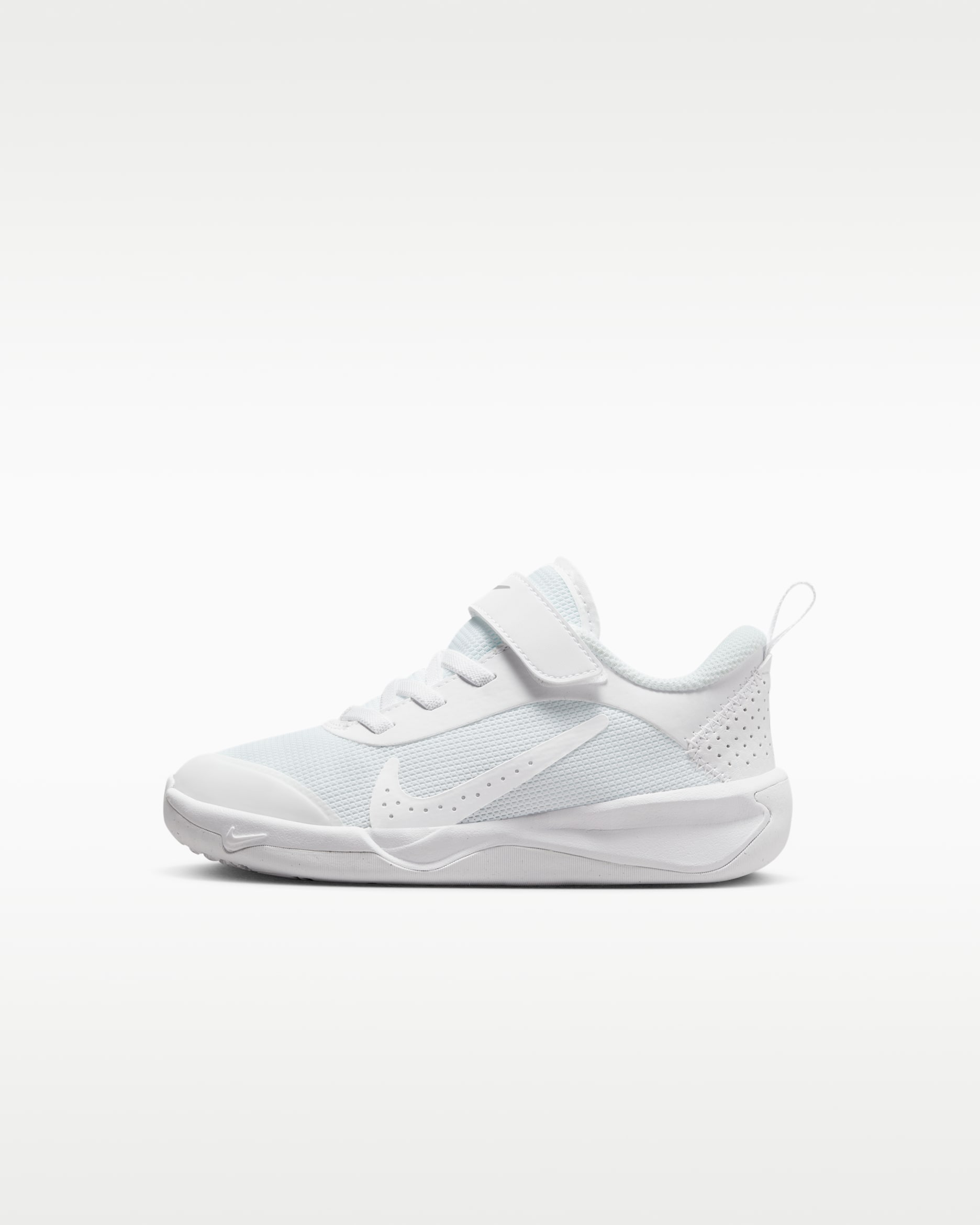 Nike Omni Multi-Court Younger Kids' Shoes - White/Pure Platinum/White