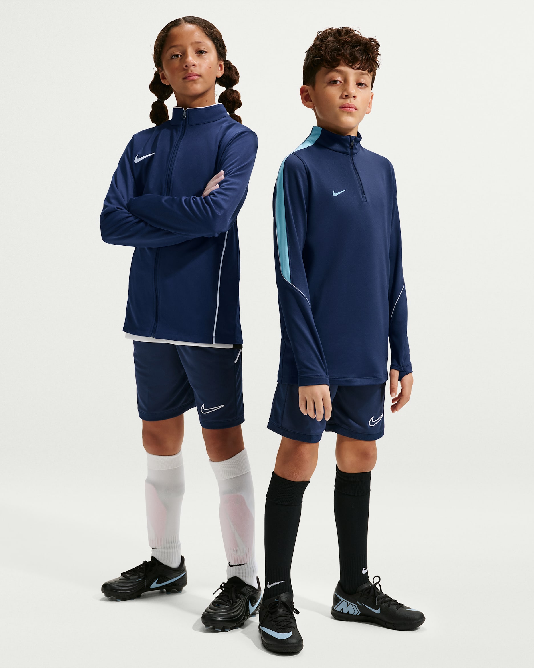 Nike Academy Dri-FIT strikkede fotballshorts til store barn - Midnight Navy/Midnight Navy/Hvit