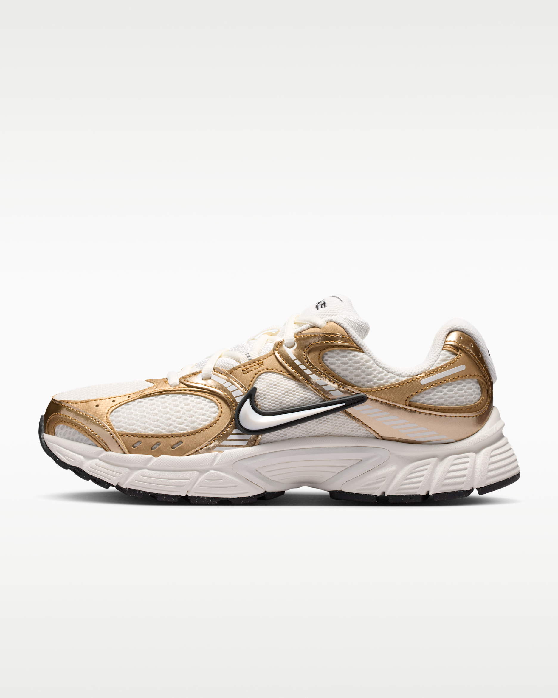 Tenis con detalles reflejantes para mujer Nike V5 RNR - Vela/Oro metalizado/Antracita/Vela