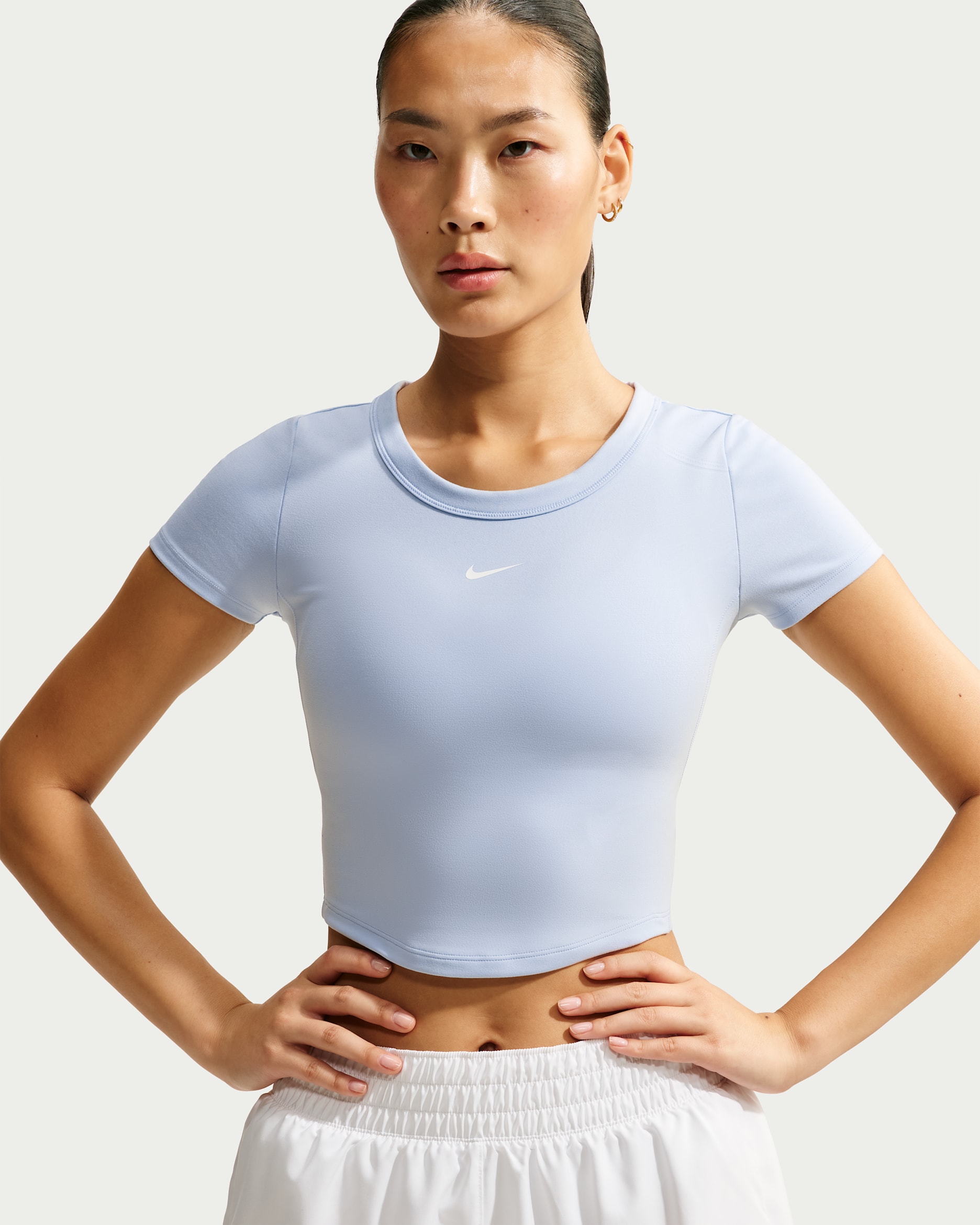 Playera de manga corta Dri-FIT cropped para mujer Nike One Fitted - Azul hidrógeno/Blanco