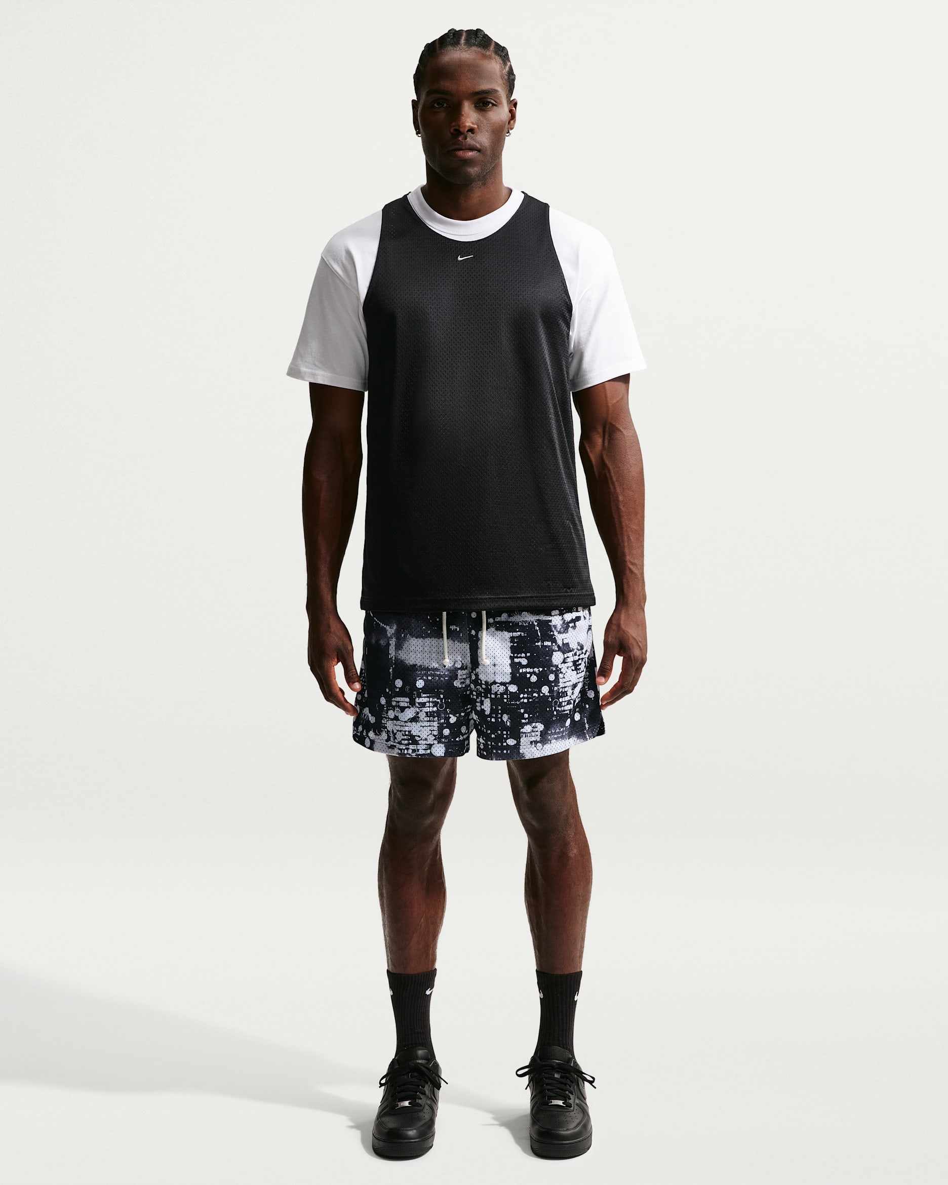 Nike Standard Issue Men's Dri-FIT 5" Mesh Basketball Shorts - White/Black/Pale Ivory