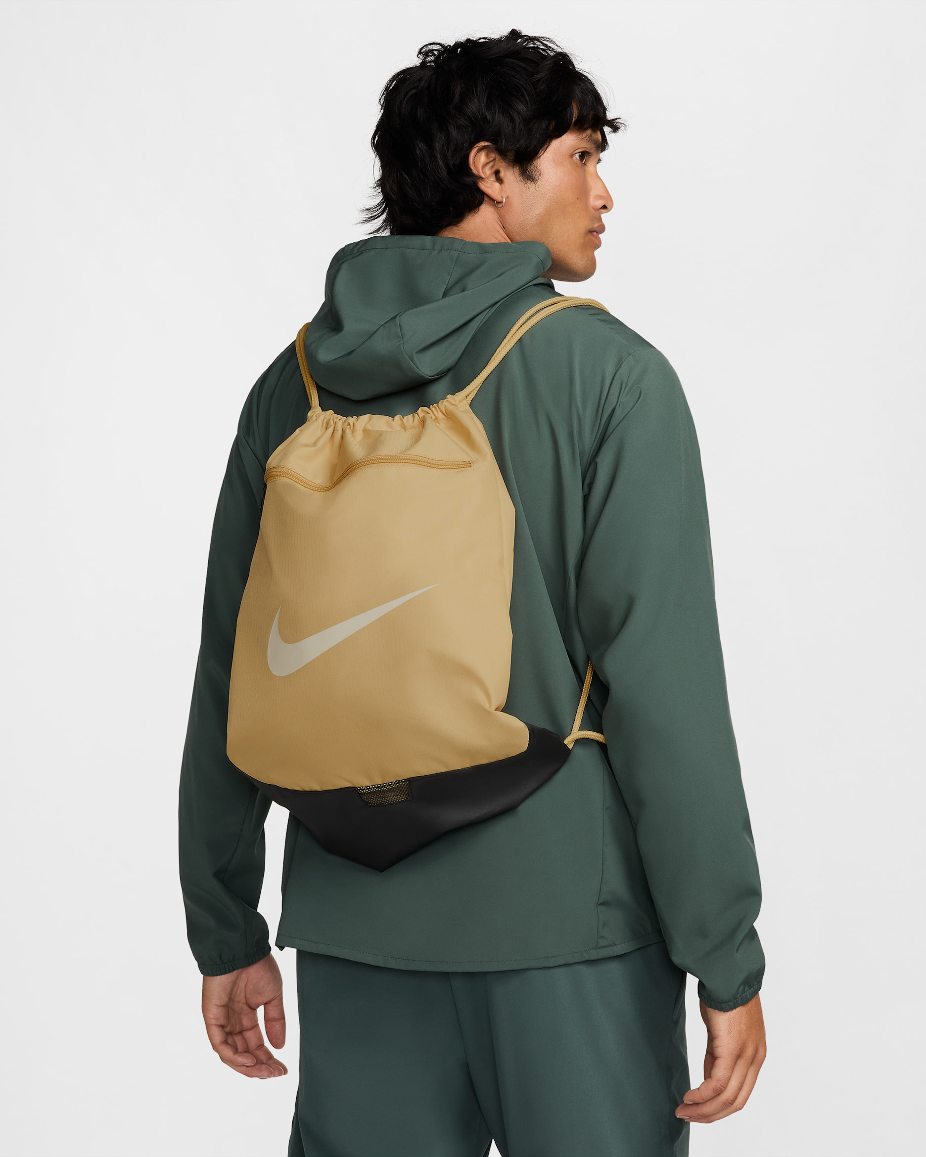 Nike Brasilia 9.5 訓練健身袋 (18 公升) - Sesame/黑色/Pale Ivory