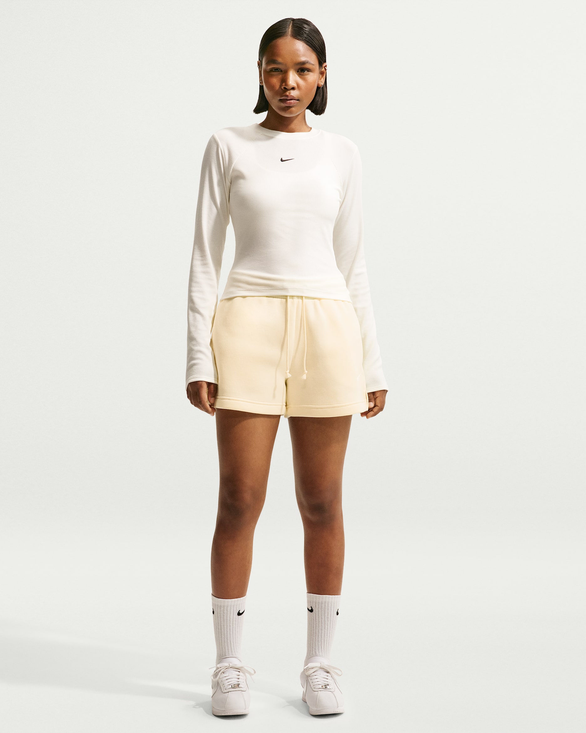 Nike Sportswear Phoenix Fleece Women's Mid-Rise 4" Shorts - Alabaster/Sail