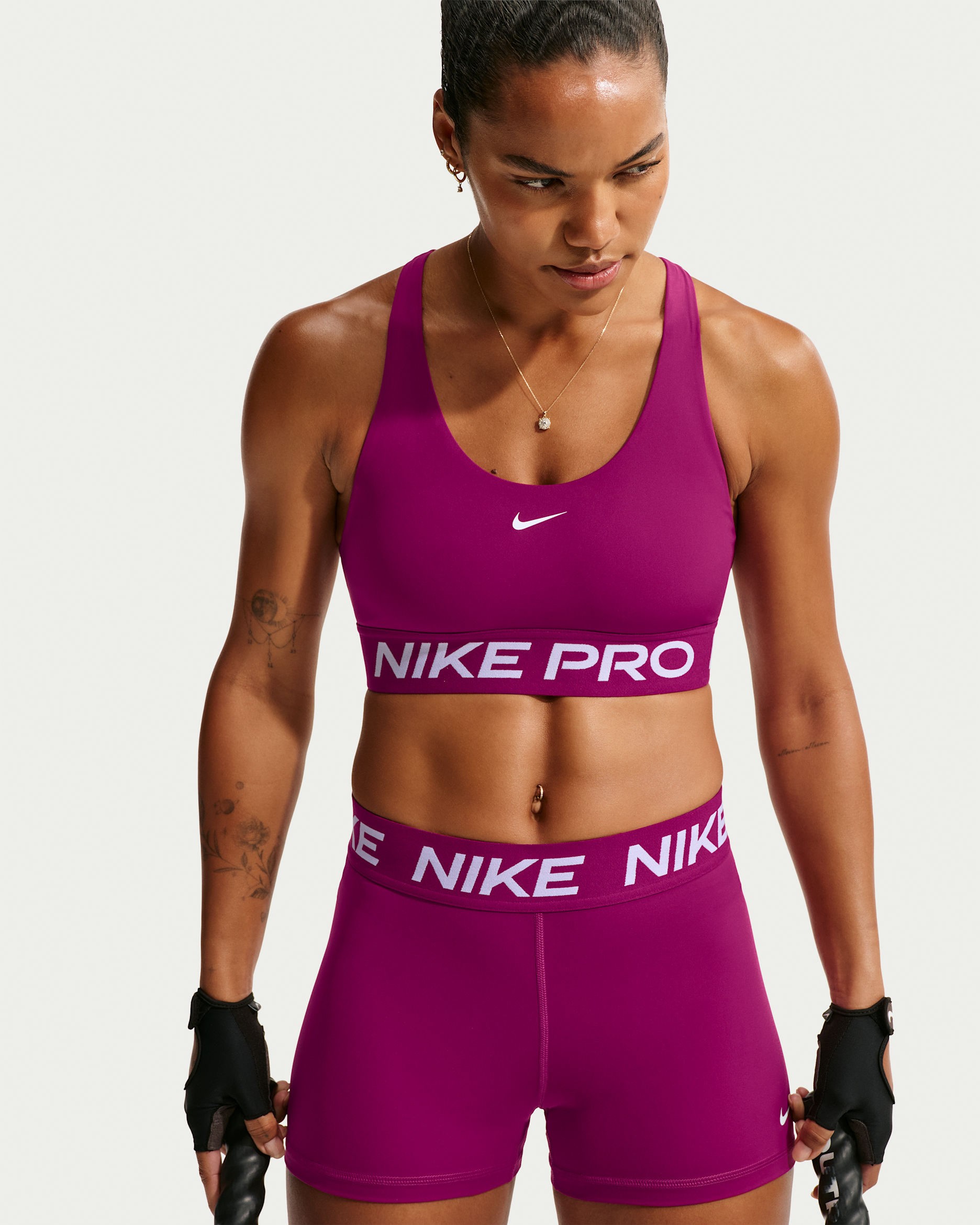 Bra deportivo de baja sujeción sin almohadillas para mujer Nike Pro 365 - Baya genuino/Blanco