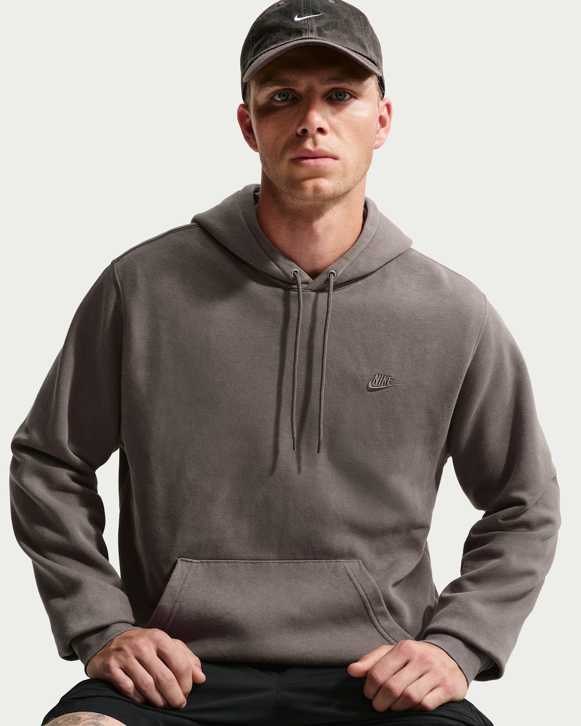 Nike Sportswear Club Men's Washed Fleece Hoodie - Cave Stone/Cave Stone