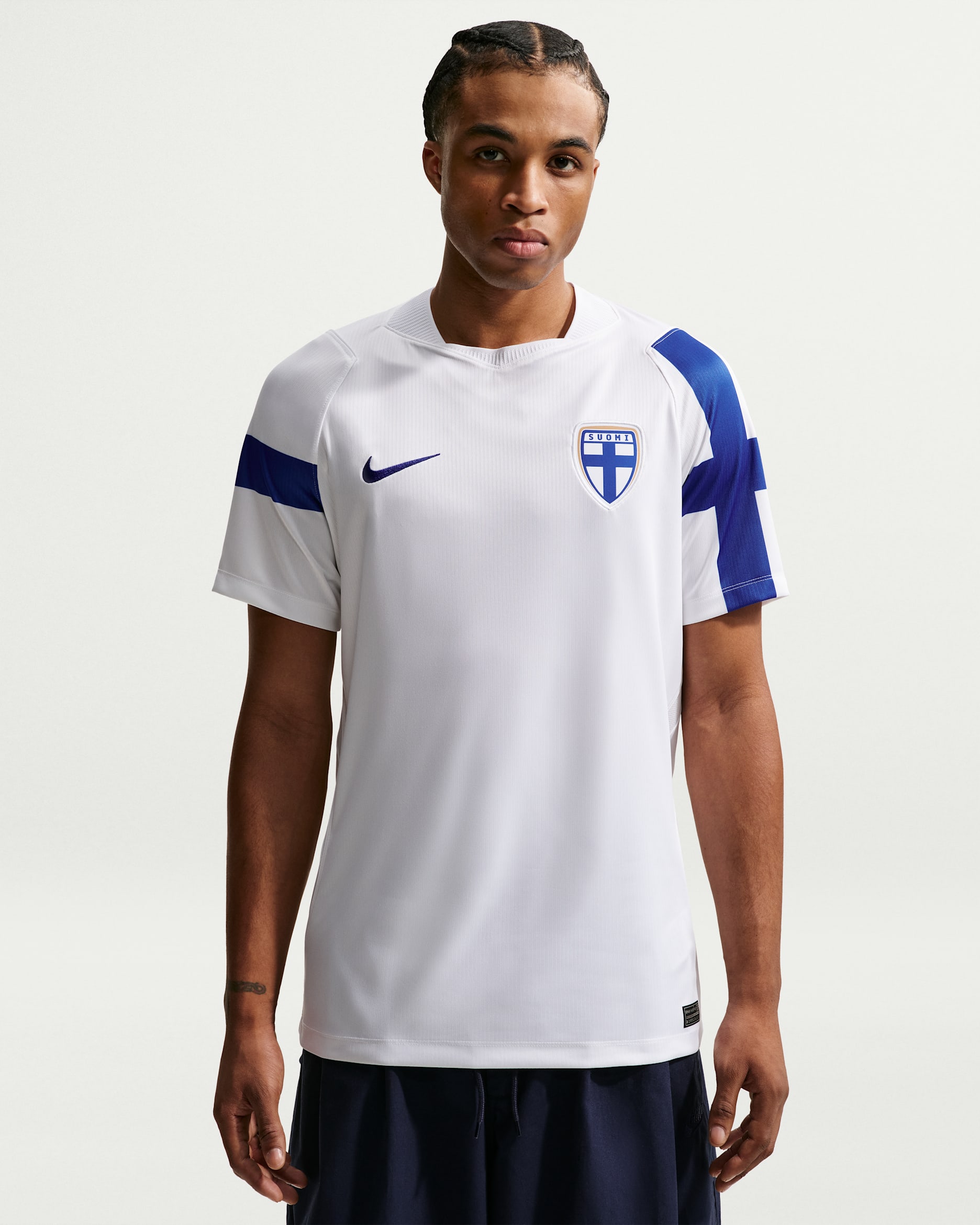 Camisola de futebol Replica Nike Dri-FIT do equipamento principal Stadium Finlândia 2026 para homem - Branco/Azul Hyper
