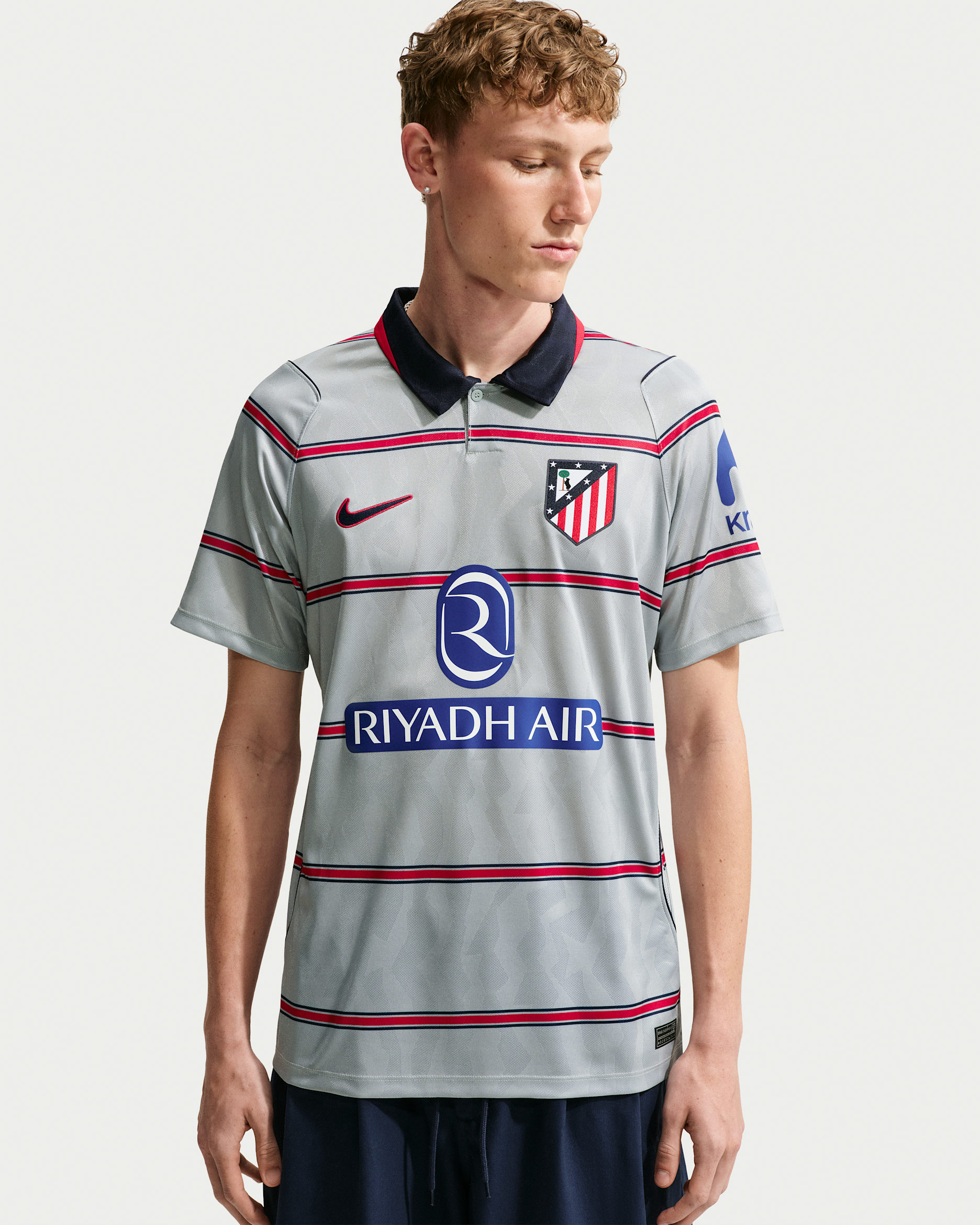 Atlético Madrid 2026/27 Stadium Nike Dri-FIT Replica-fotballdrakt til herre (tredjedrakt) - Light Pumice/Obsidian/Salsa Red/Obsidian
