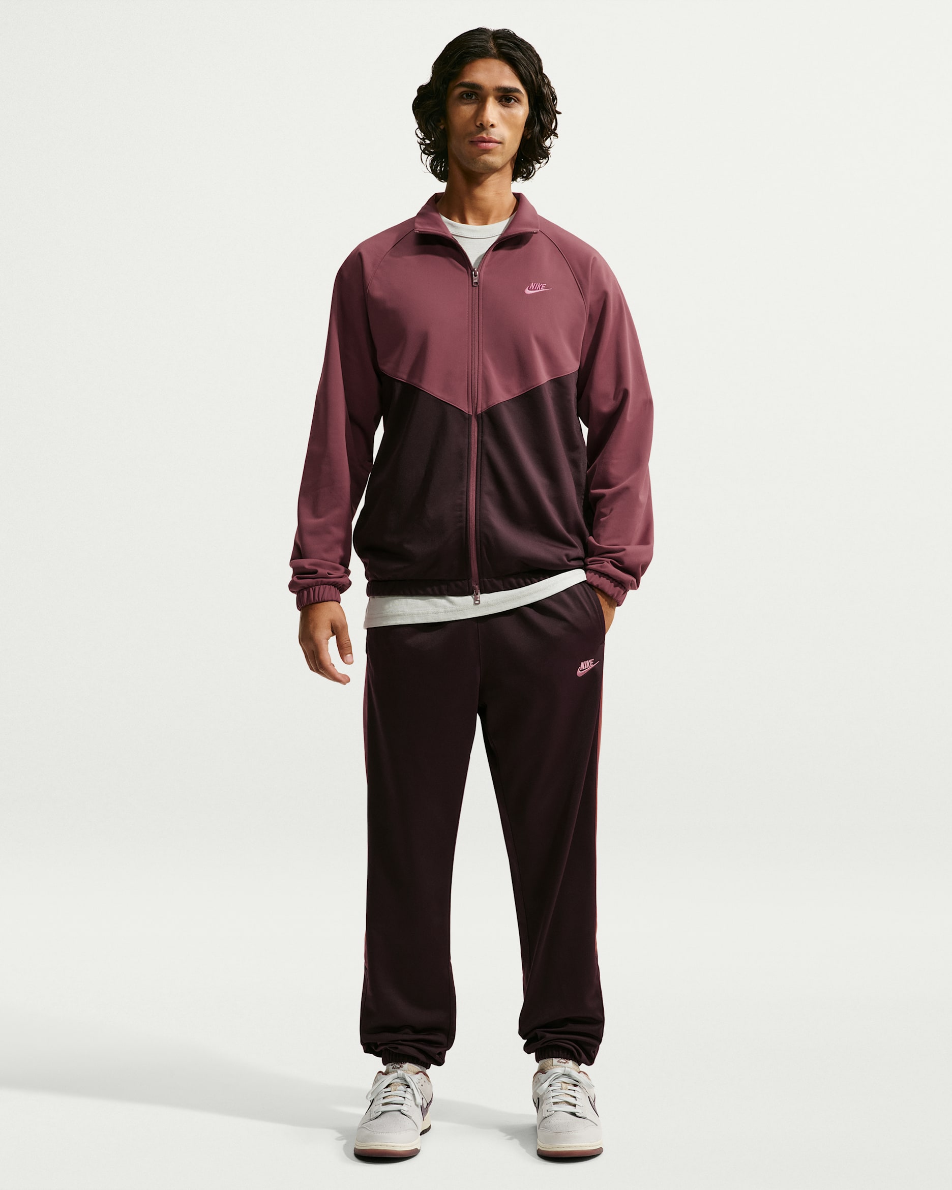Conjunto deportivo Nike de tejido Knit de poliéster para hombre Windrunner - Burdeos ceniza/Roca claro/Peonía