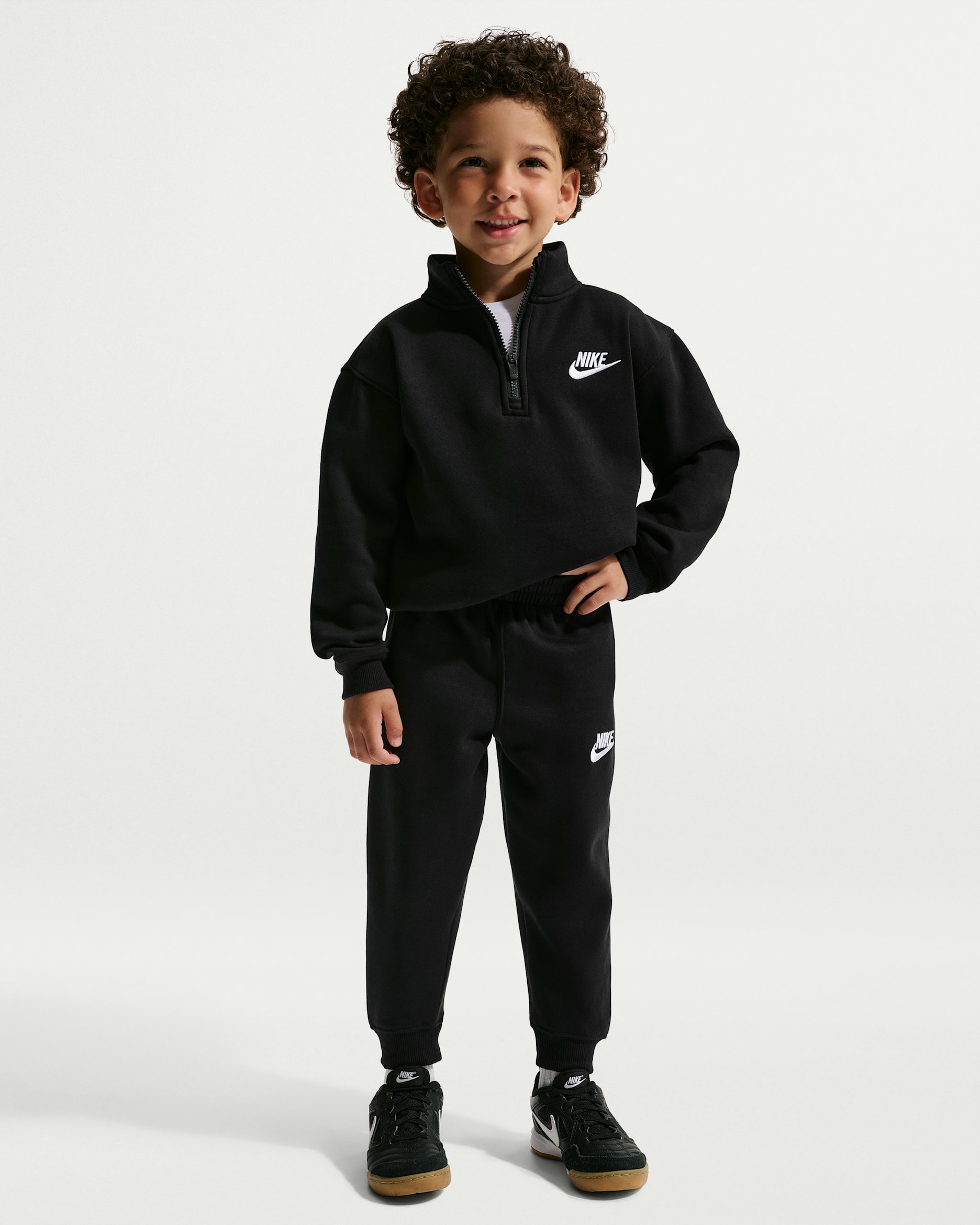 Conjunto de 2 piezas de tejido Fleece de cierre de un cuarto para niños talla pequeña Nike Club - Negro