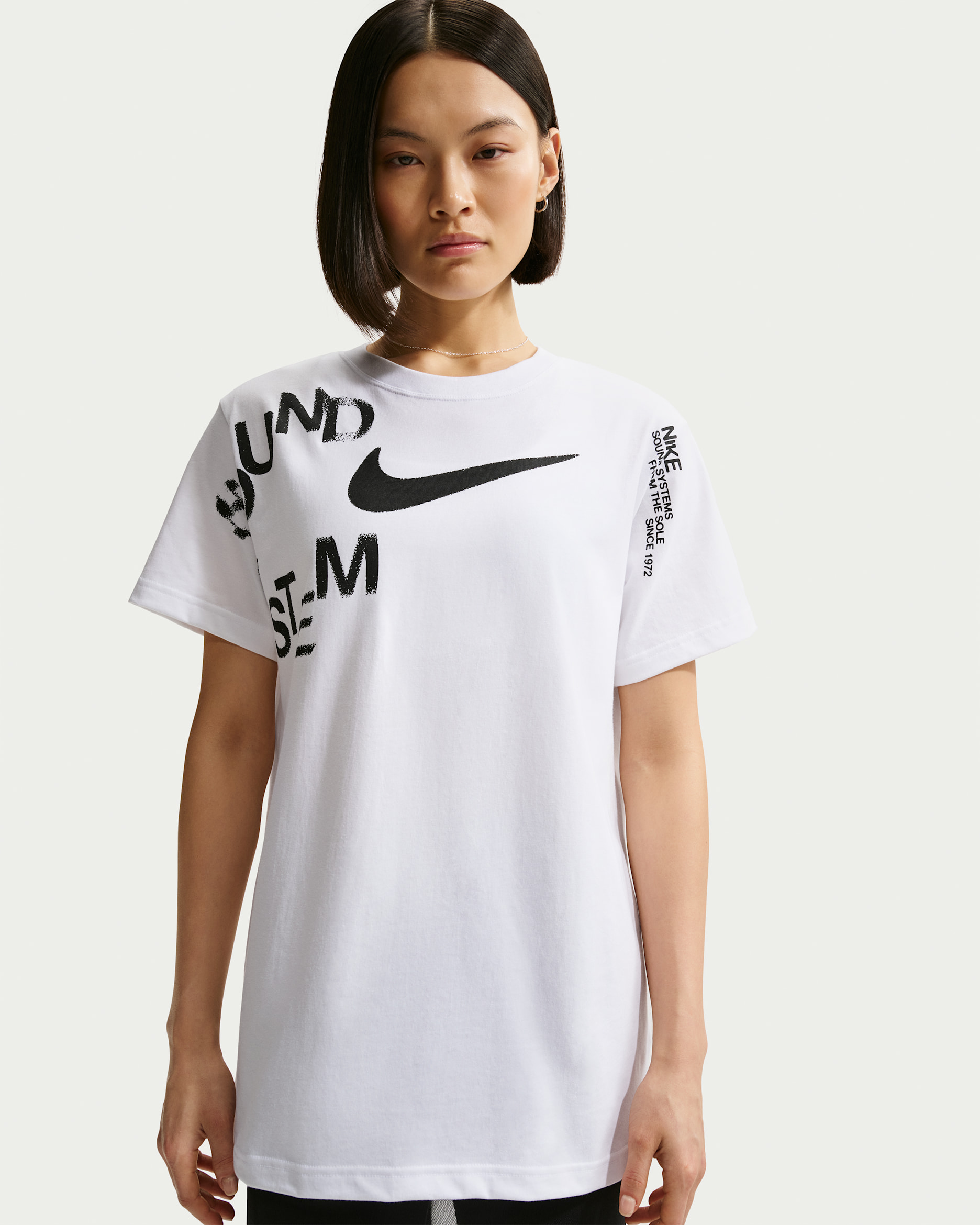 Nike Sportswear Classic Women's Oversized T-Shirt - White