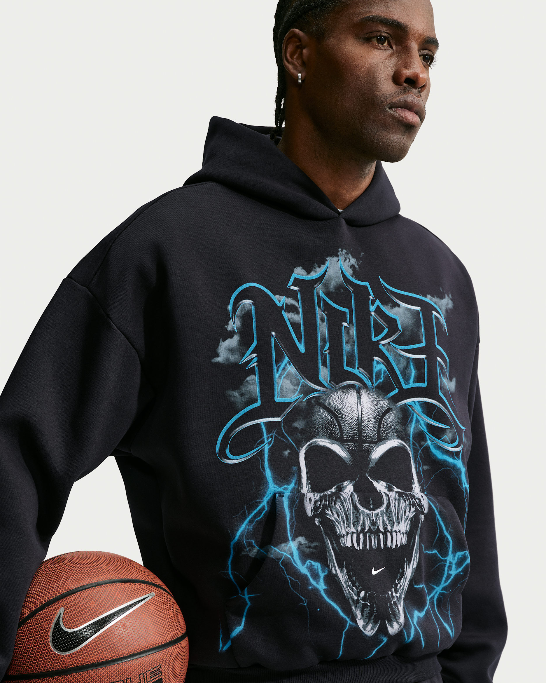 Børstet Nike Standard Issue basketball-pulloverhættetrøje til mænd - sort/Light Current Blue/Pale Ivory