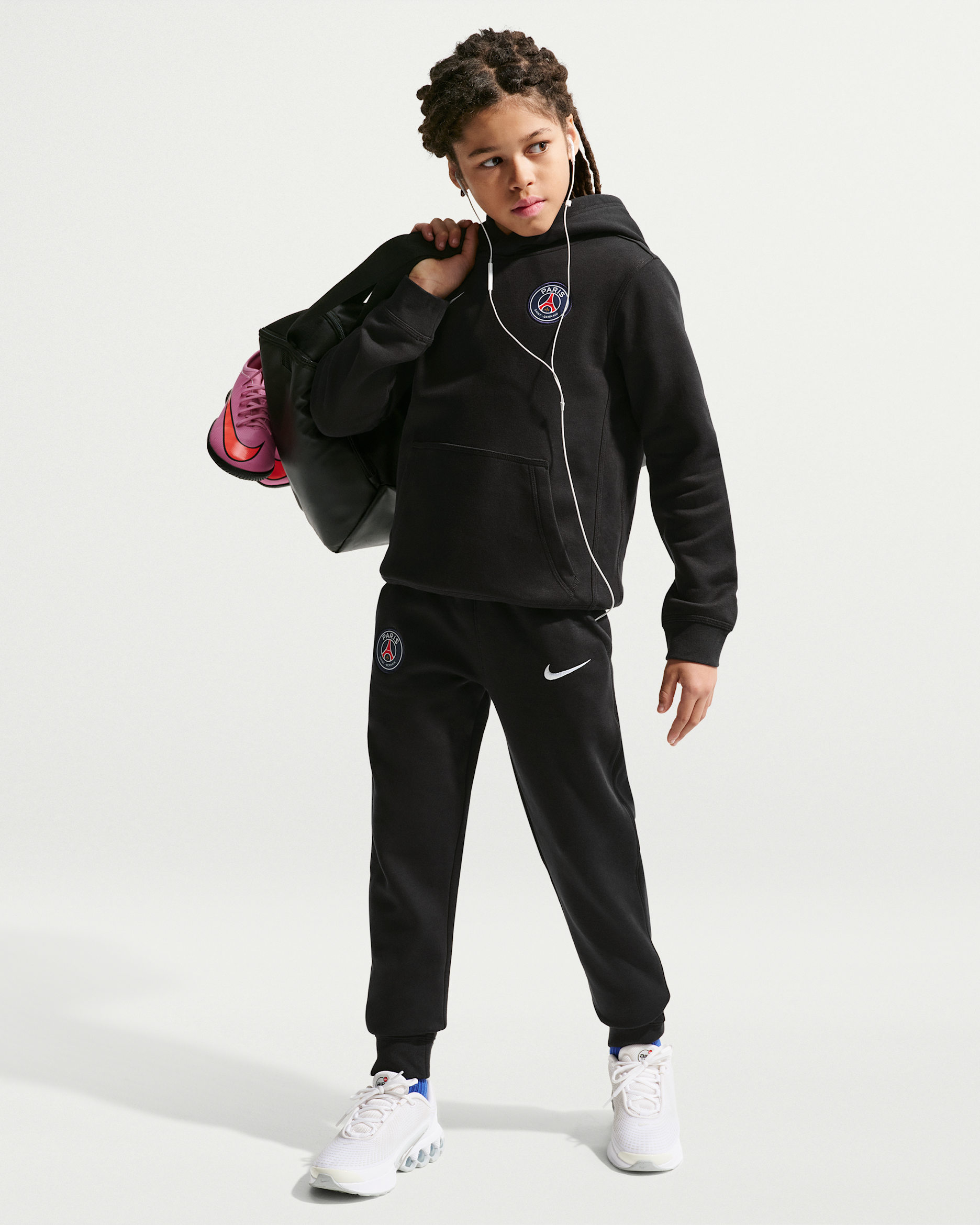 Paris Saint-Germain Club Fleece Nike Soccer szabadidőnadrág nagyobb gyerekeknek (fiúknak) - Fekete/Fehér