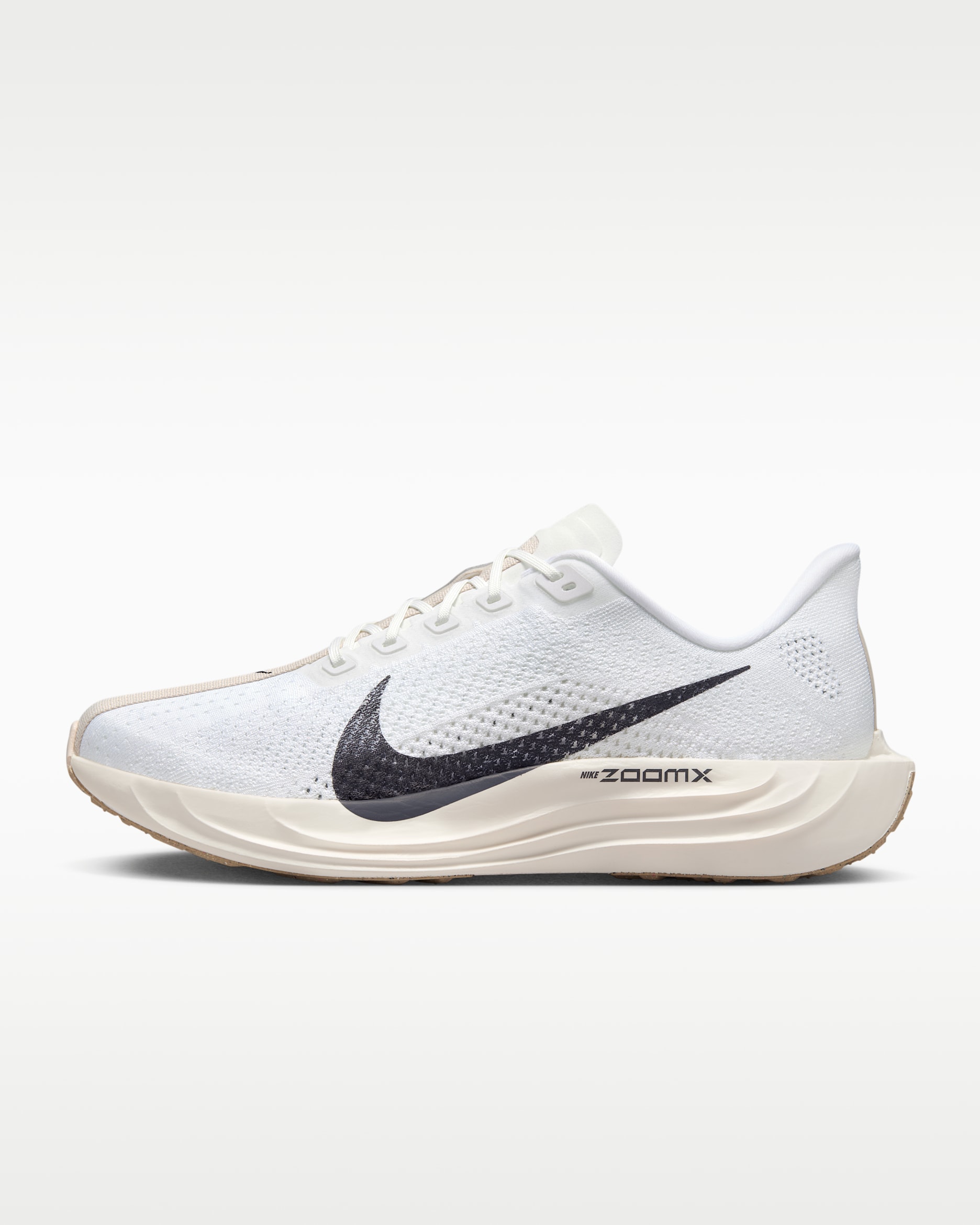 ナイキ ペガサス プラス メンズ ロード ランニングシューズ - ホワイト/セイル/ライトオールウッドブラウン/アンスラサイト