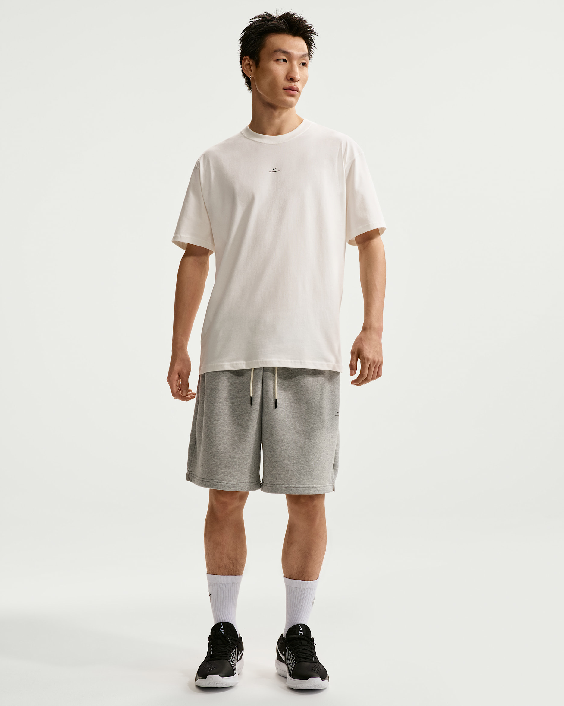 Nike Standard Issue Dri-FIT basketshorts i frottéfleece til herre (20 cm) - Dark Grey Heather/Svart