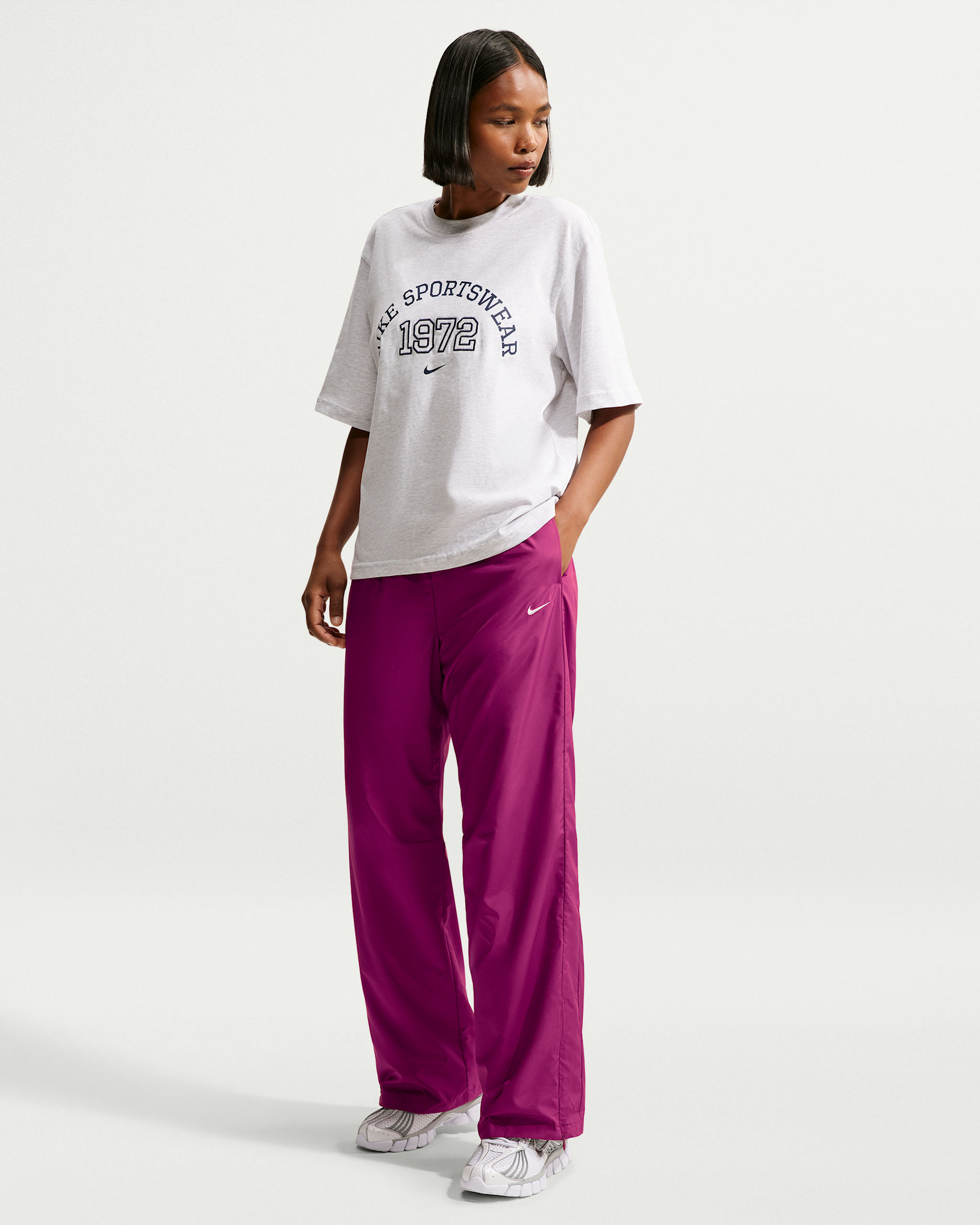 Pants de tiro medio con dobladillo abierto para mujer Nike Sportswear Classic - Baya genuino/Vela