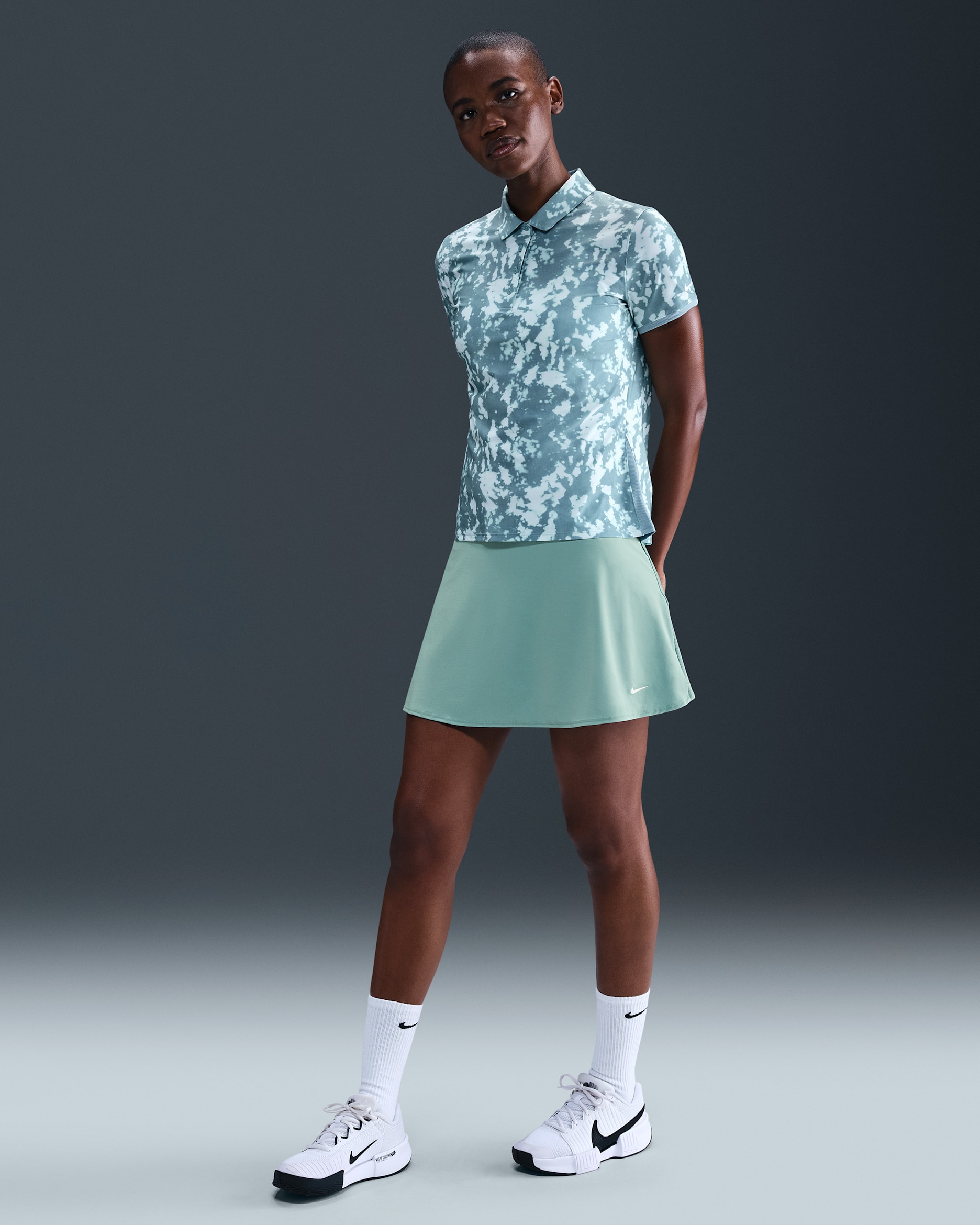 Falda de tenis Dri-FIT con vuelo para mujer Nike Victory - Cañón/Blanco