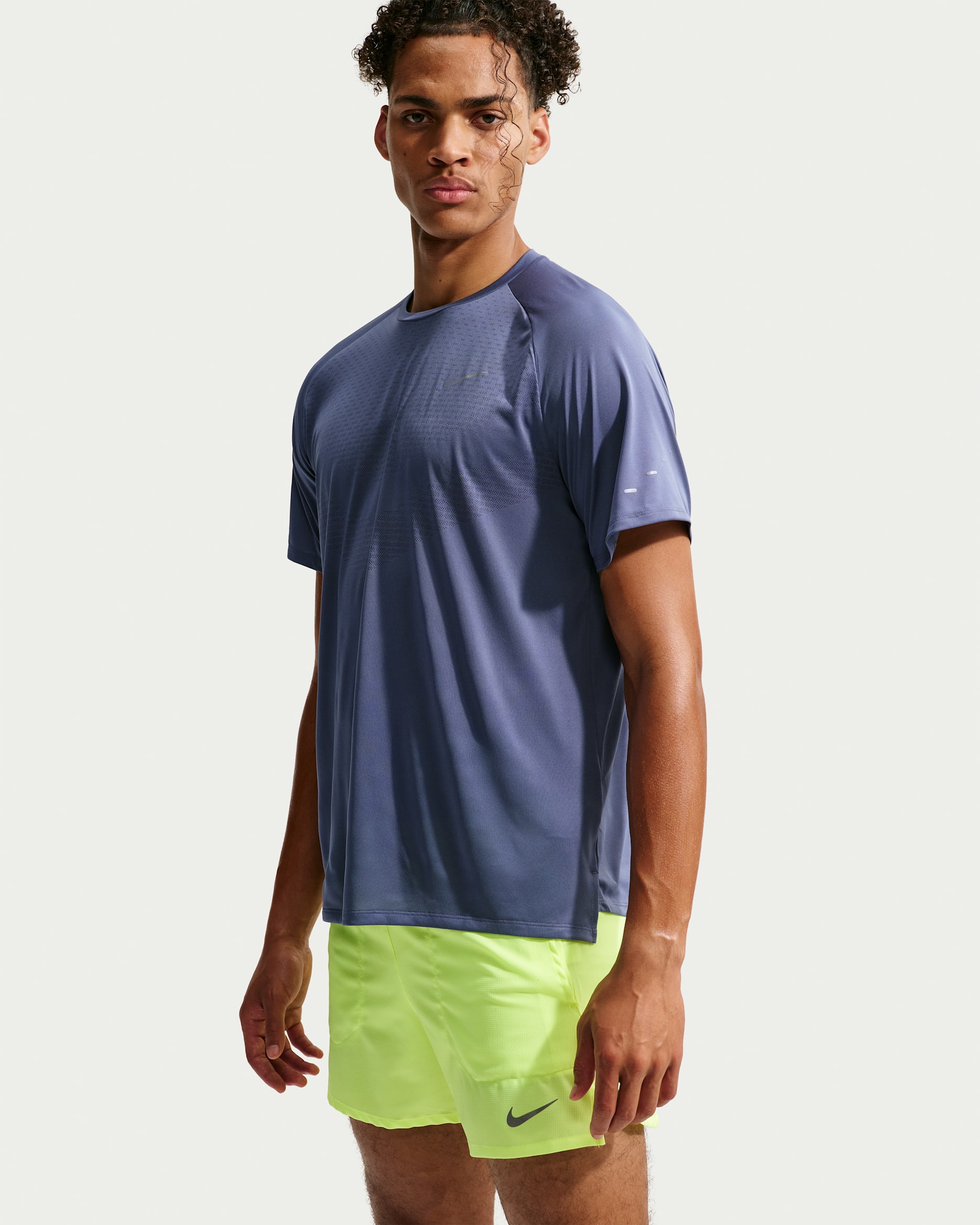 Ανδρική κοντομάνικη μπλούζα Dri-FIT ADV για τρέξιμο Nike Stride - Diffused Blue