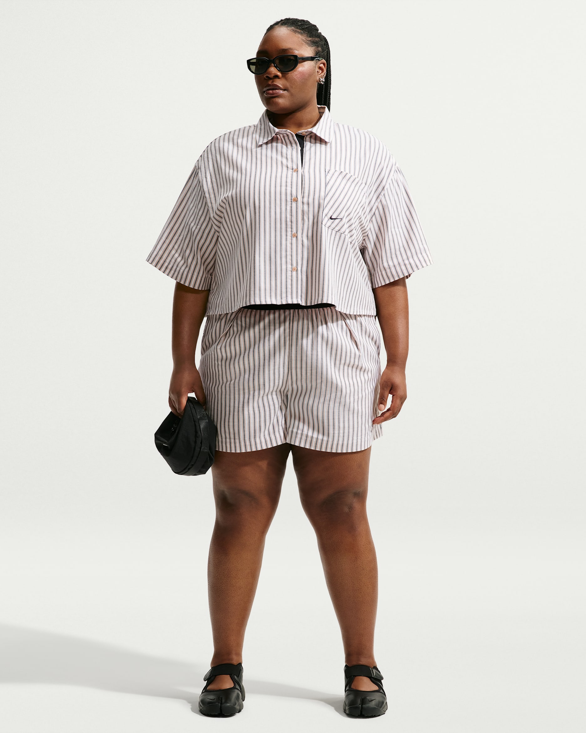 Nike Sportswear Chill Poplin Women's Loose Mid-Rise Striped Shorts (Plus Size) - Linen/Linen/Black