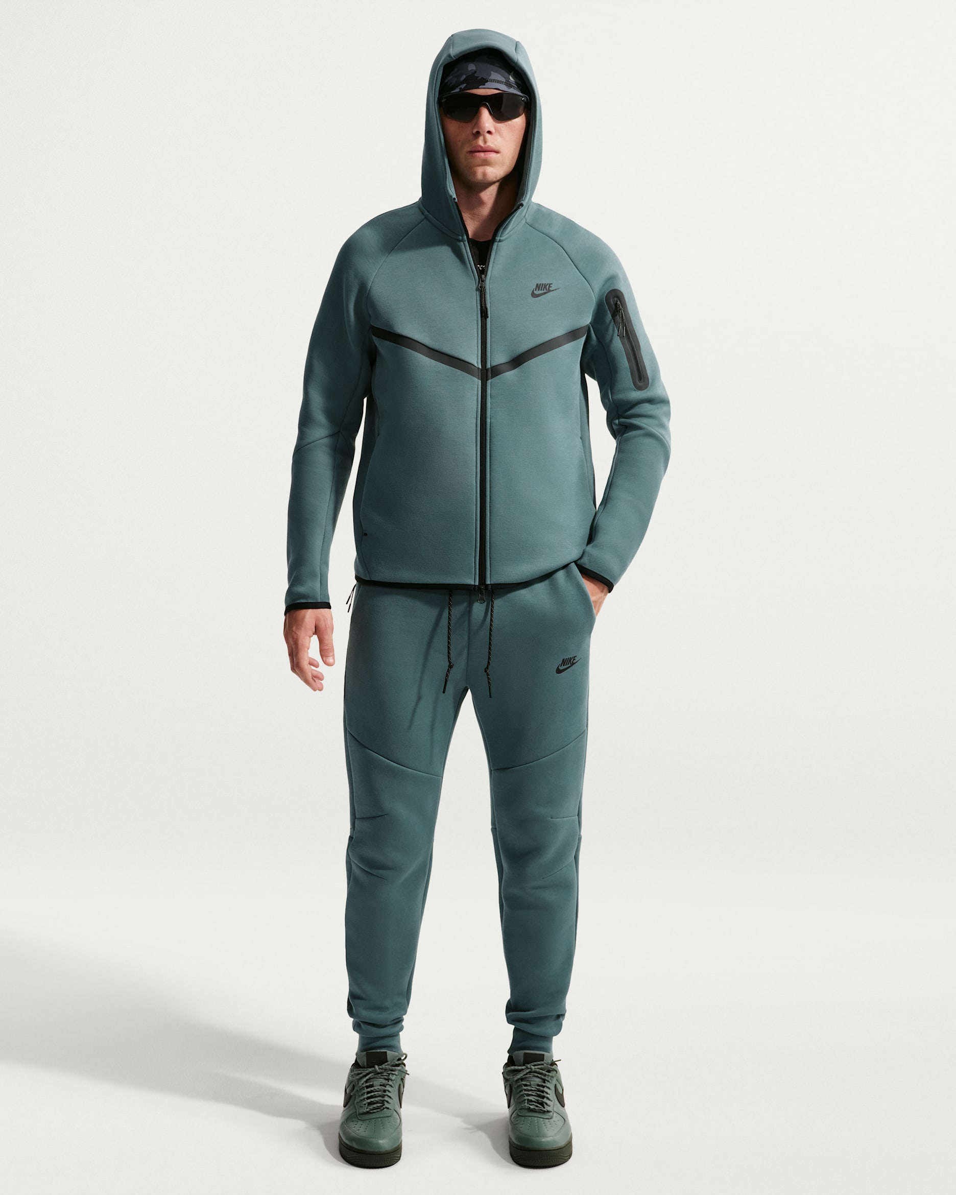 Nike Tech Fleece-Jogger (Herren) - Mineral Slate/Schwarz