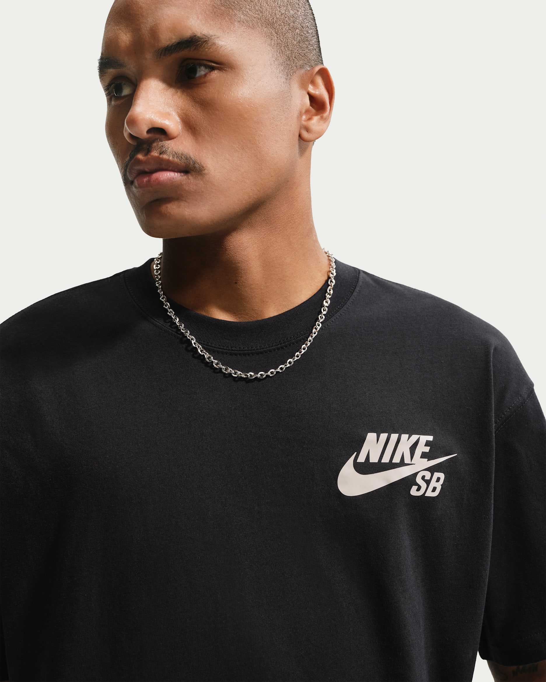 T-shirt do skateboardingu z logo Nike SB - Czerń/Coconut Milk