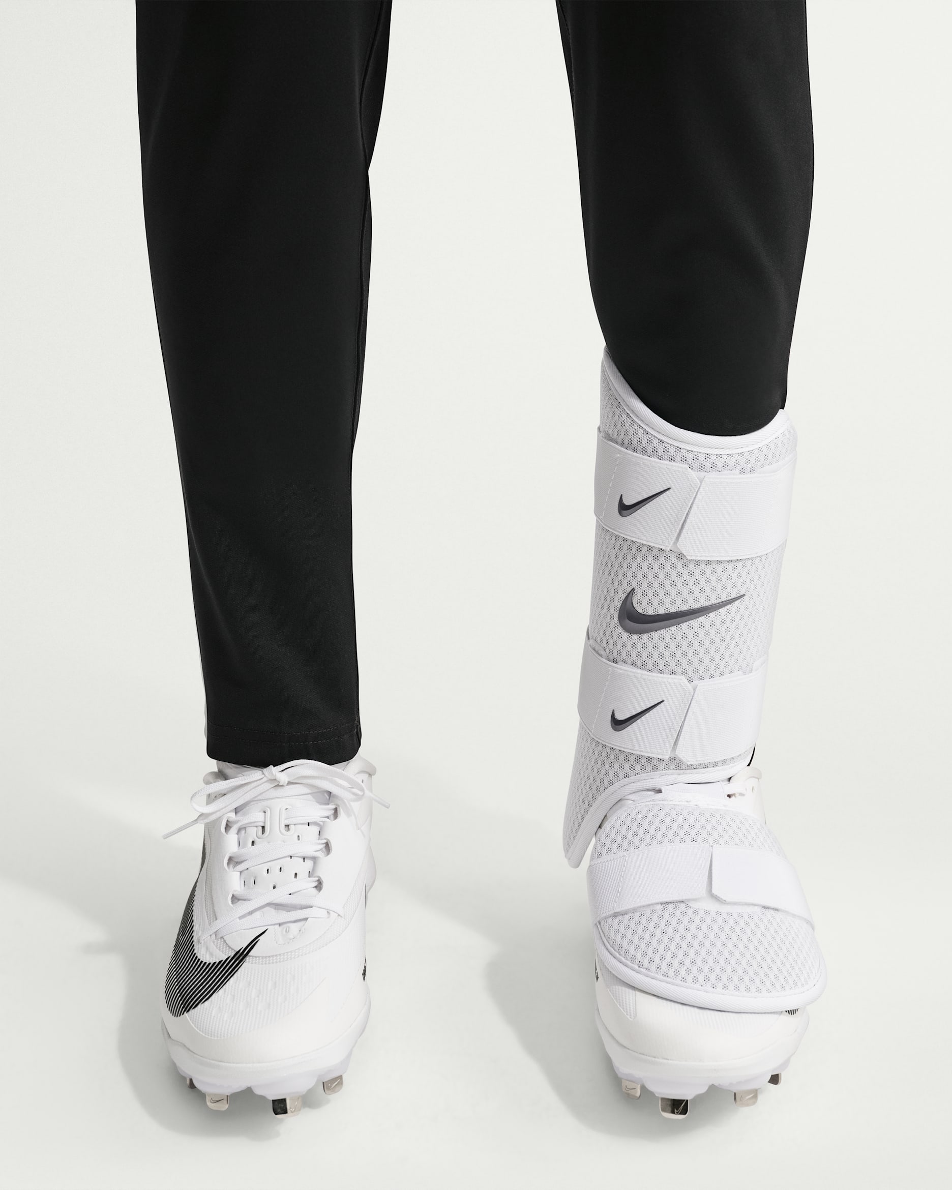 Protección de pierna para bateador de béisbol Nike Diamond (bateador diestro) - Blanco/Blanco/Antracita