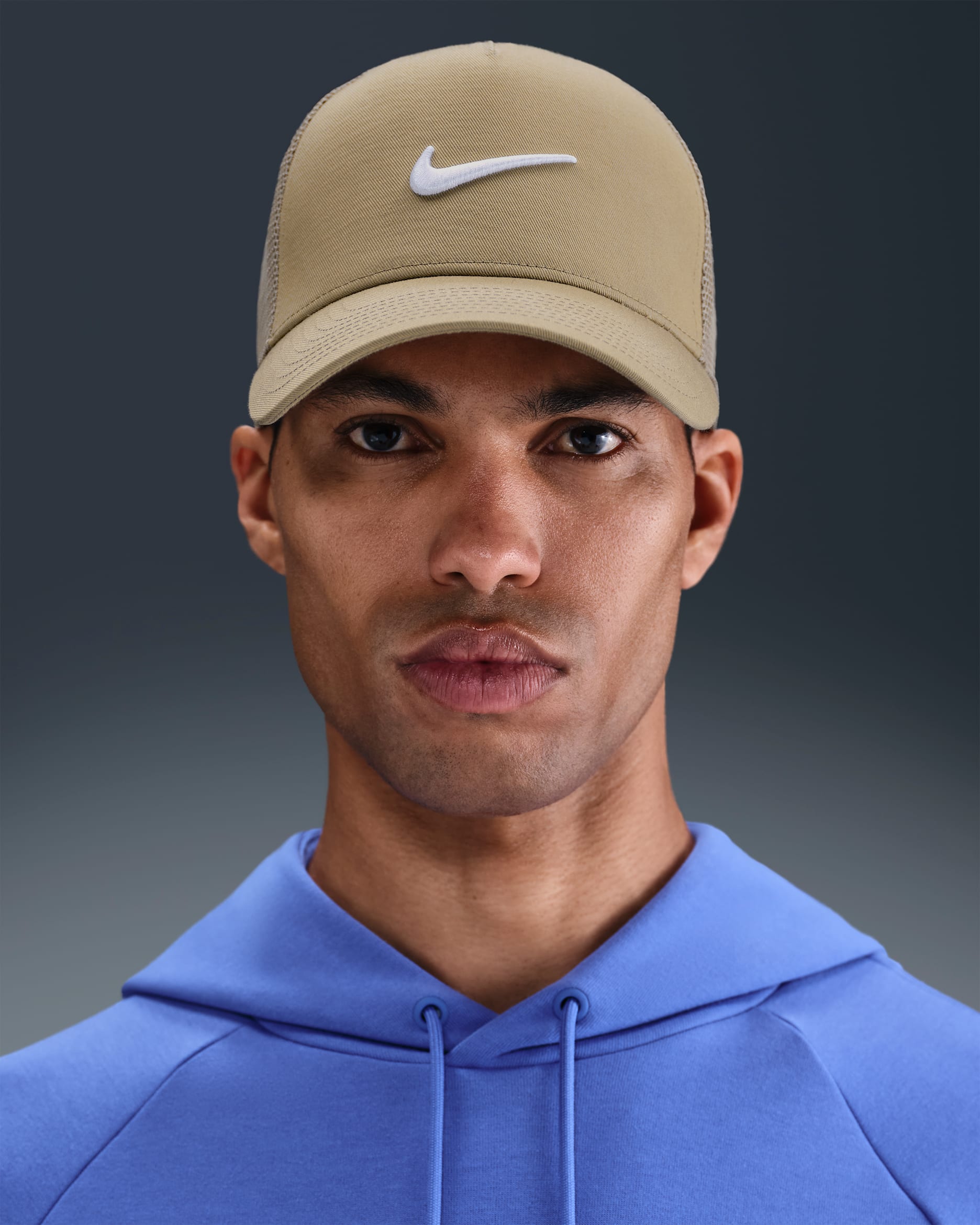 Gorra de rejilla con estructura Nike Rise - Beige paracaídas/Beige paracaídas/Blanco