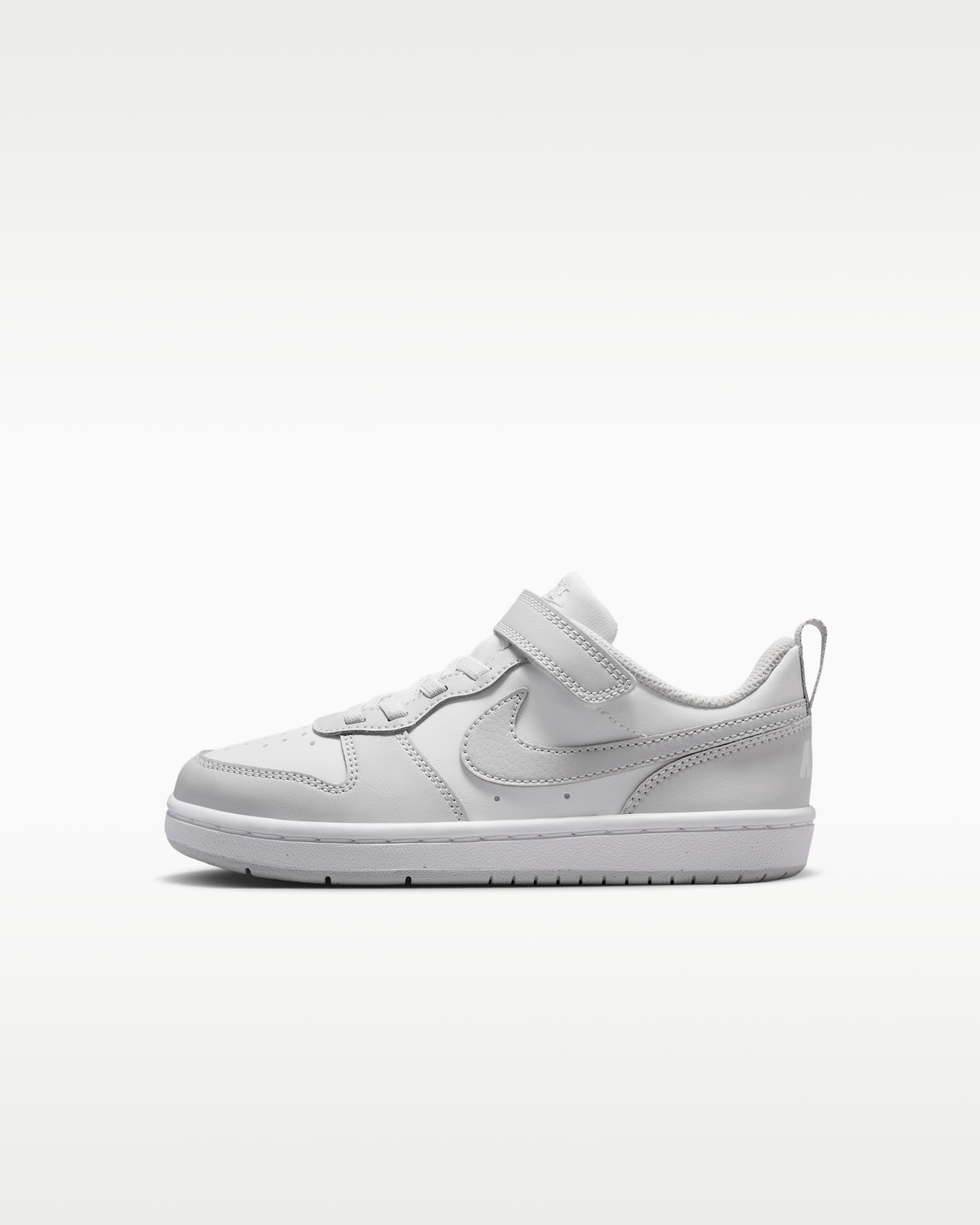 Tenis para niños talla pequeña Nike Court Borough Low - Blanco cáscara de huevo/Blanco/Gris niebla