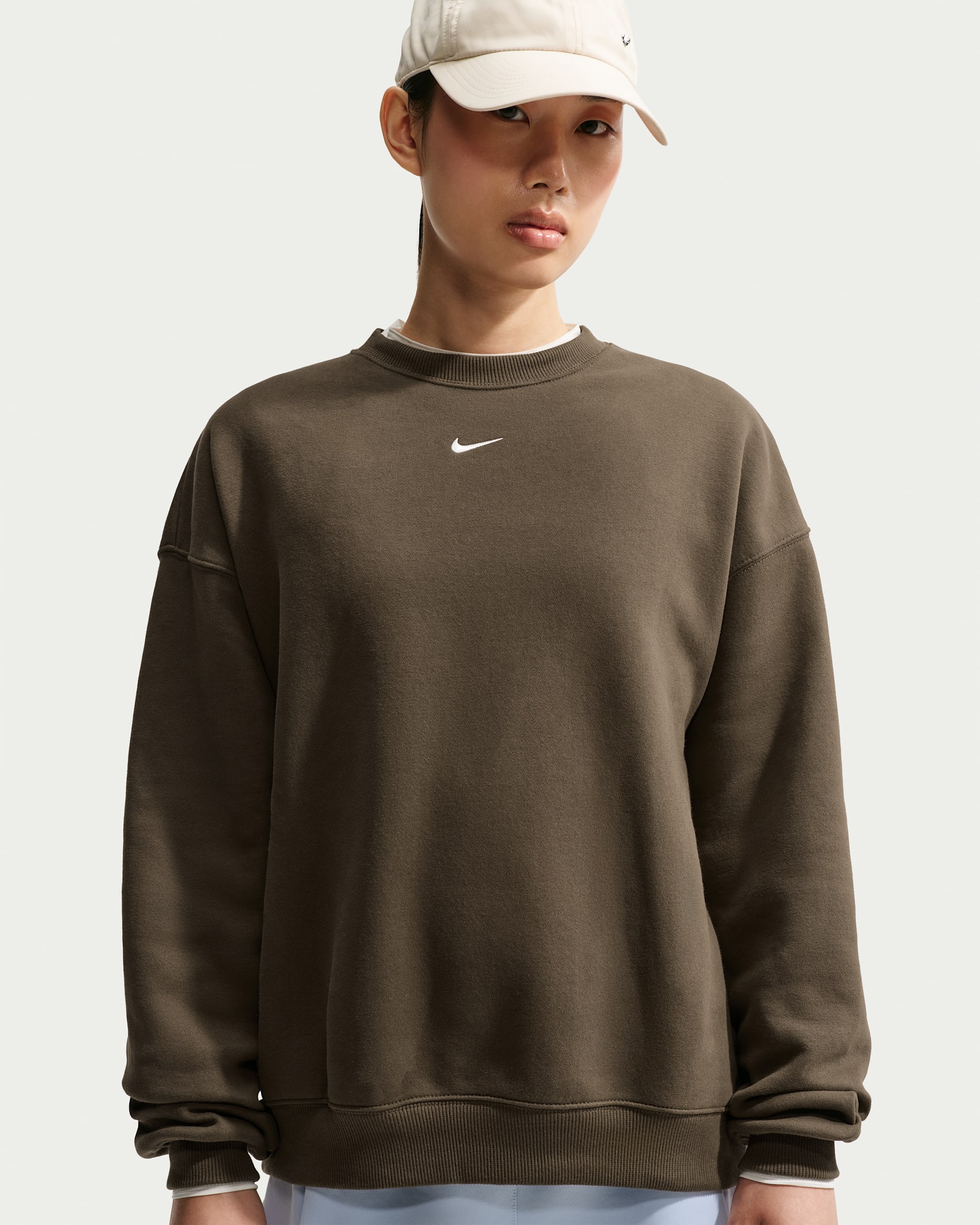 Playera oversized para mujer Nike Studio Fleece Medium Weight - Avellana oscuro/Vela