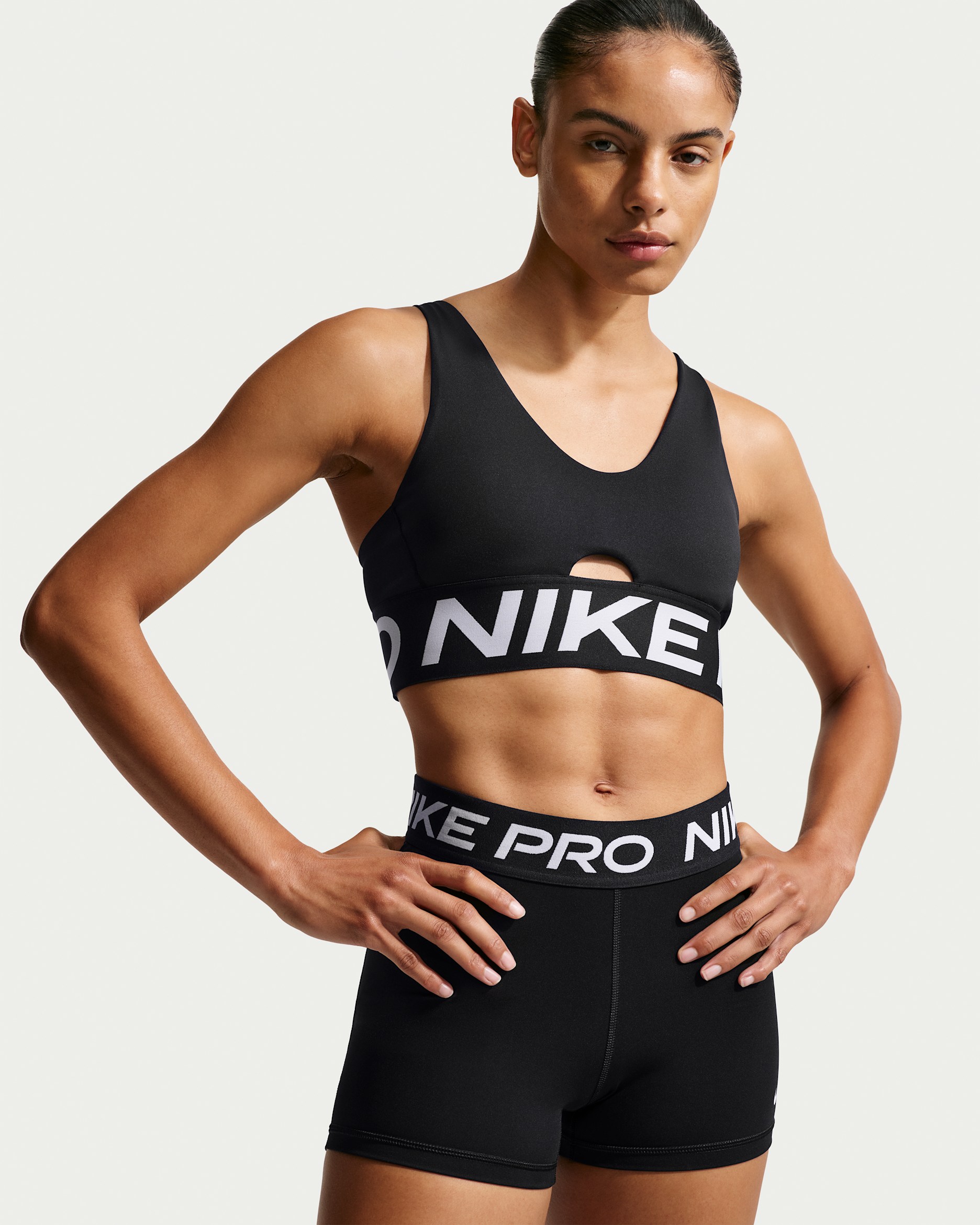 Brassière de sport rembourrée à maintien normal Nike Pro Indy Plunge pour femme - Noir/Blanc/Blanc