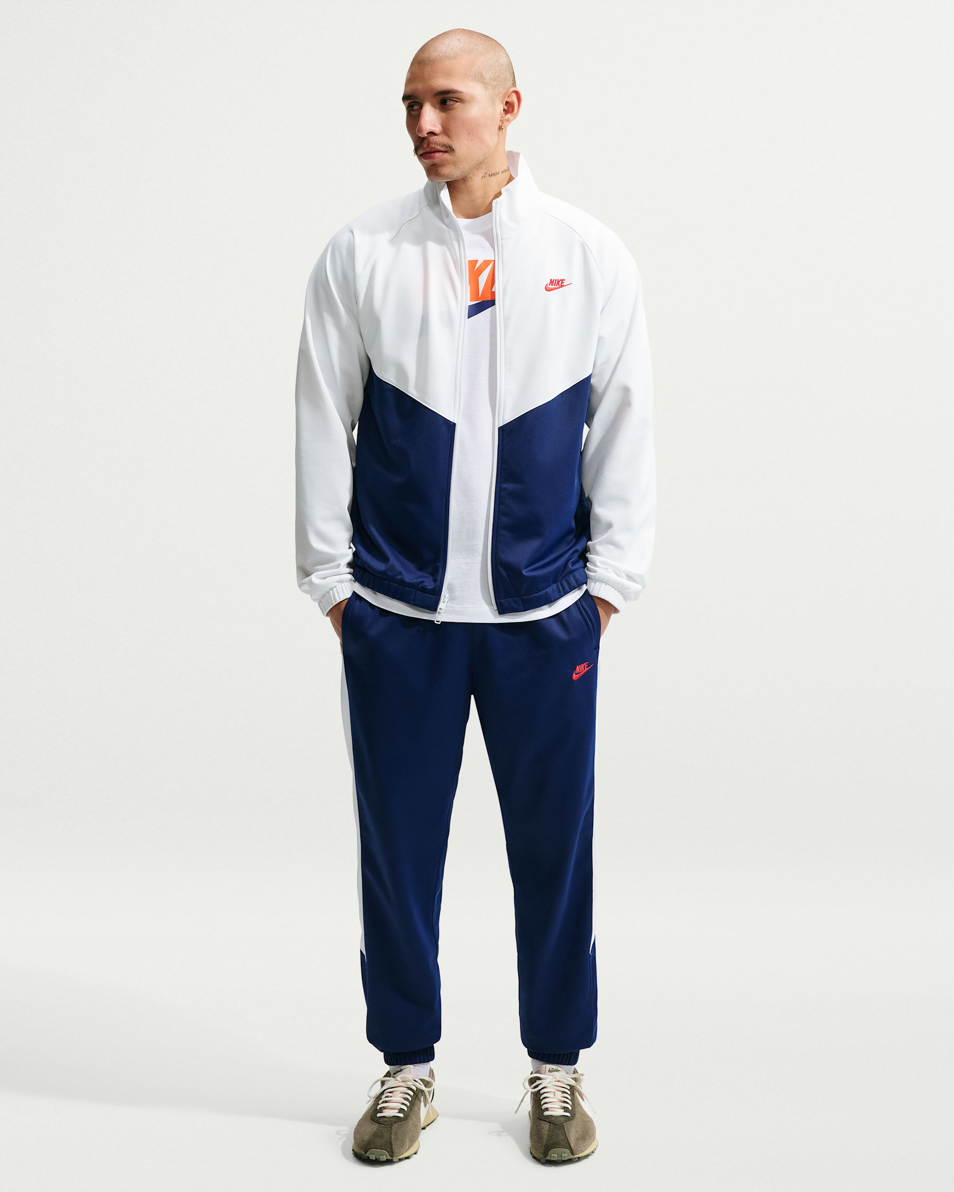 Conjunto deportivo Nike de tejido Knit de poliéster para hombre Windrunner - Azul vacío/Blanco cumbre/Carmesí claro