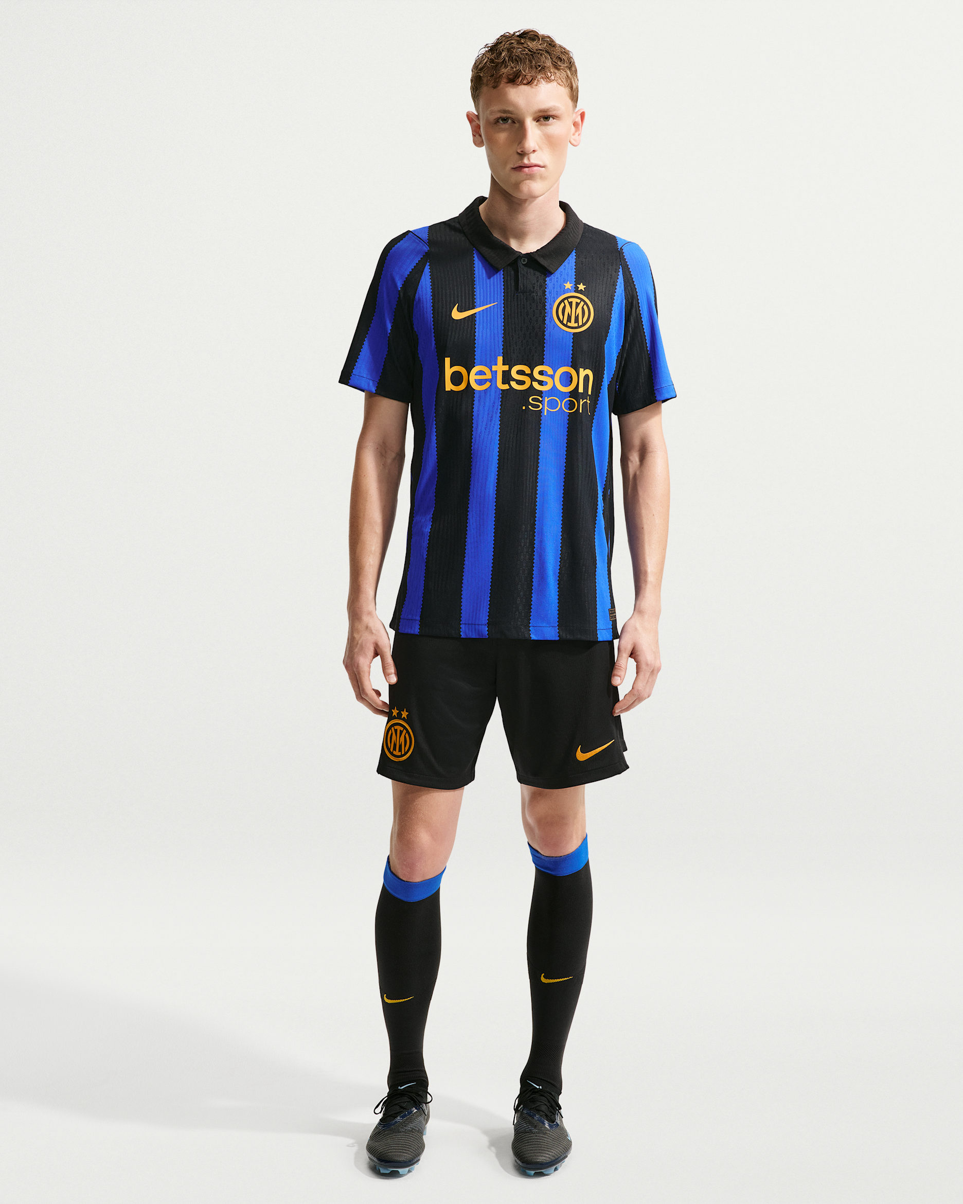 Inter Milan domicile 2026/27 - vue 2