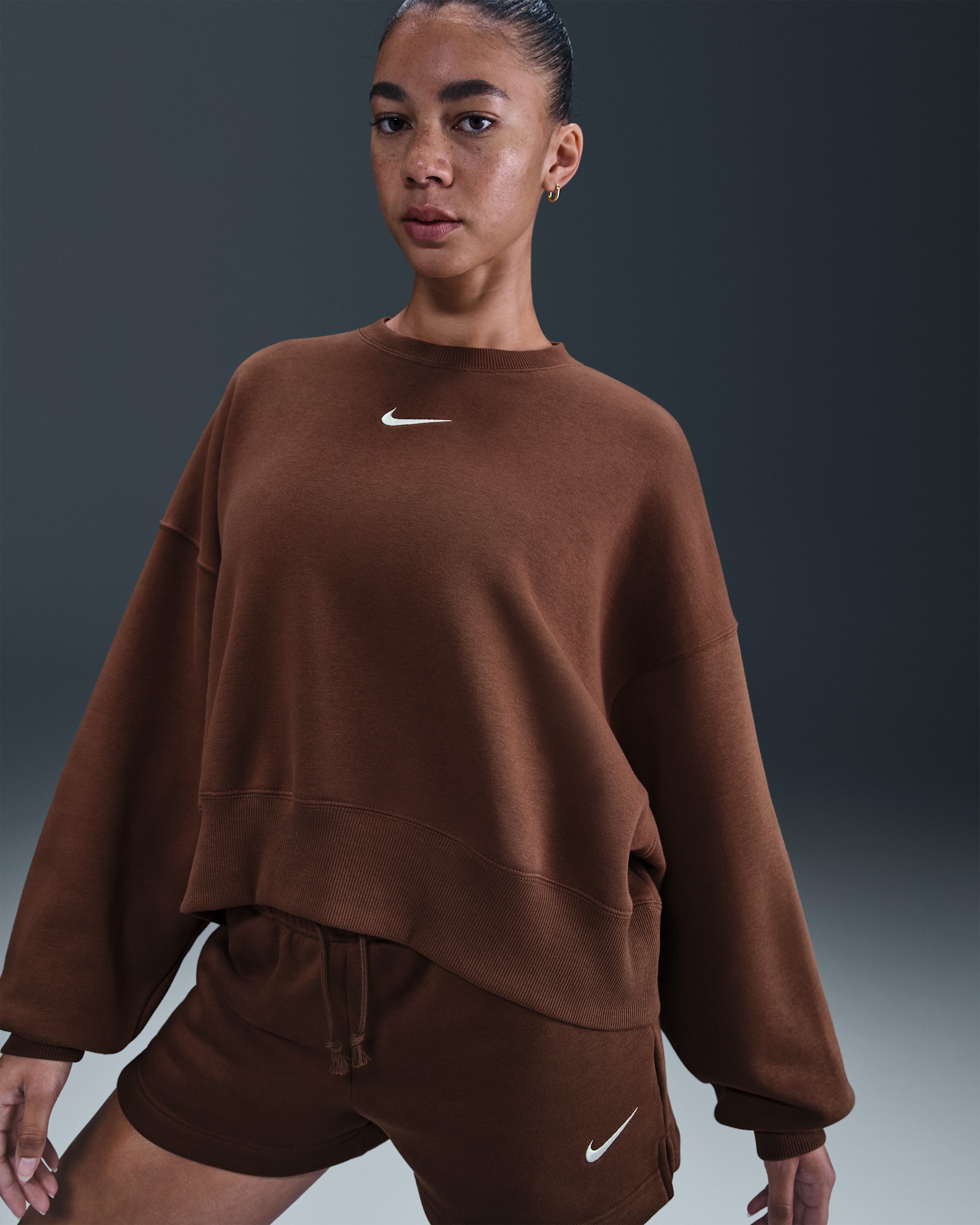 Sudadera sin cierre de cuello redondo extra oversized para mujer Nike Sportswear Phoenix Fleece - Marrón fauna/Vela