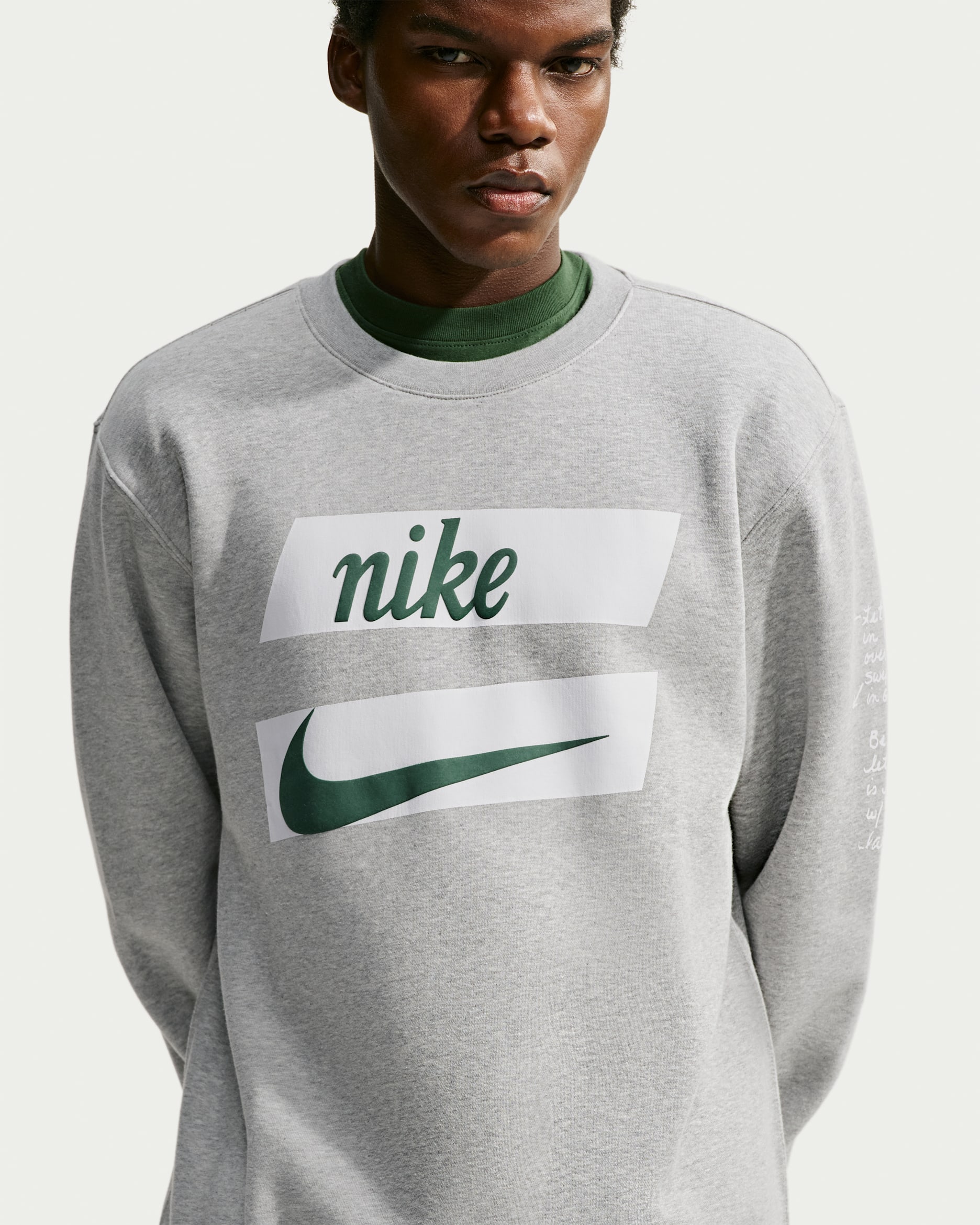 Sudadera de cuello redondo de tejido Fleece para hombre Nike Club - Gris oscuro jaspeado/Blanco