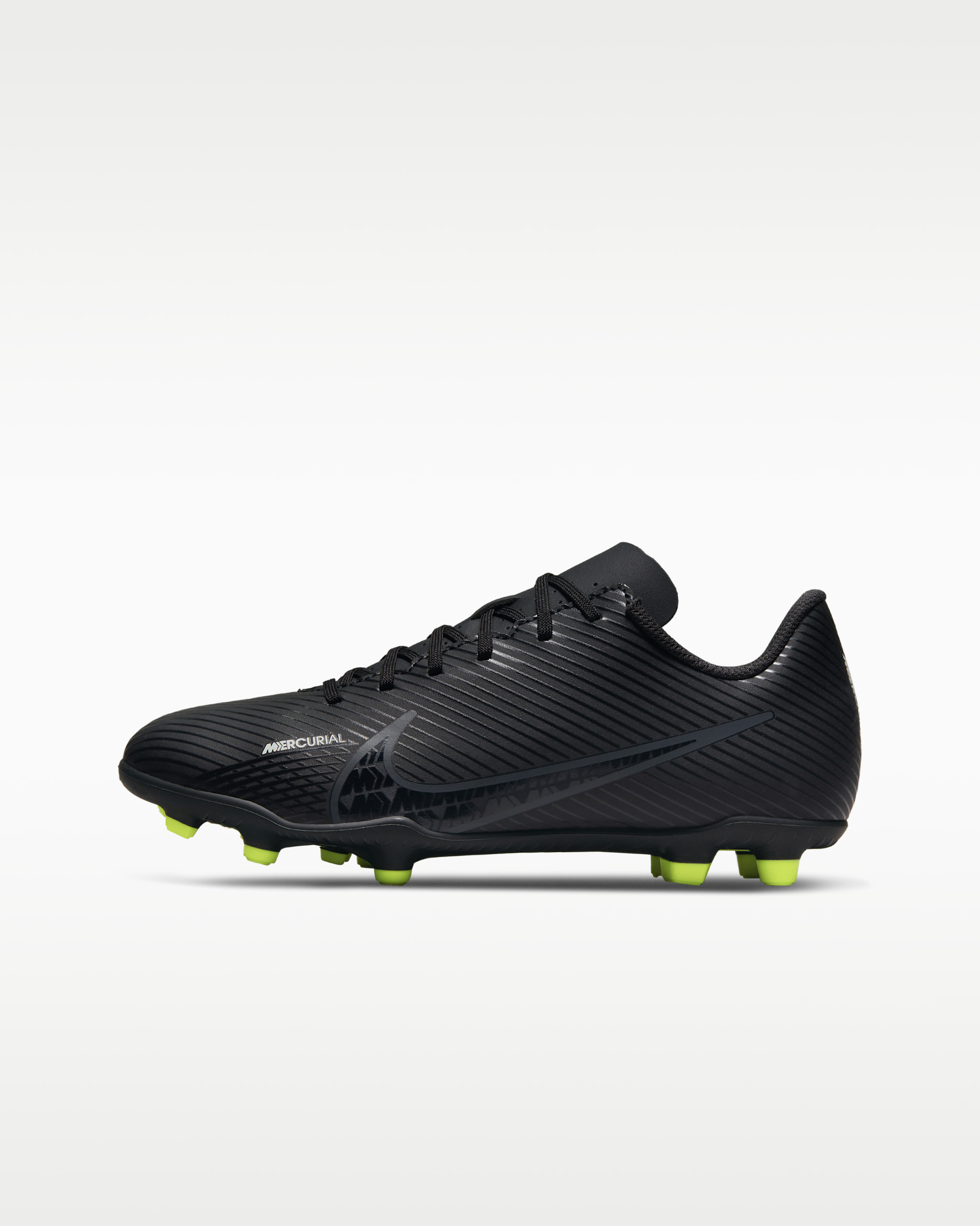 Nike Jr. Mercurial Vapor 15 Club low-top voetbalschoen voor kleuters/kids (meerdere ondergronden) - Zwart/Summit White/Volt/Dark Smoke Grey