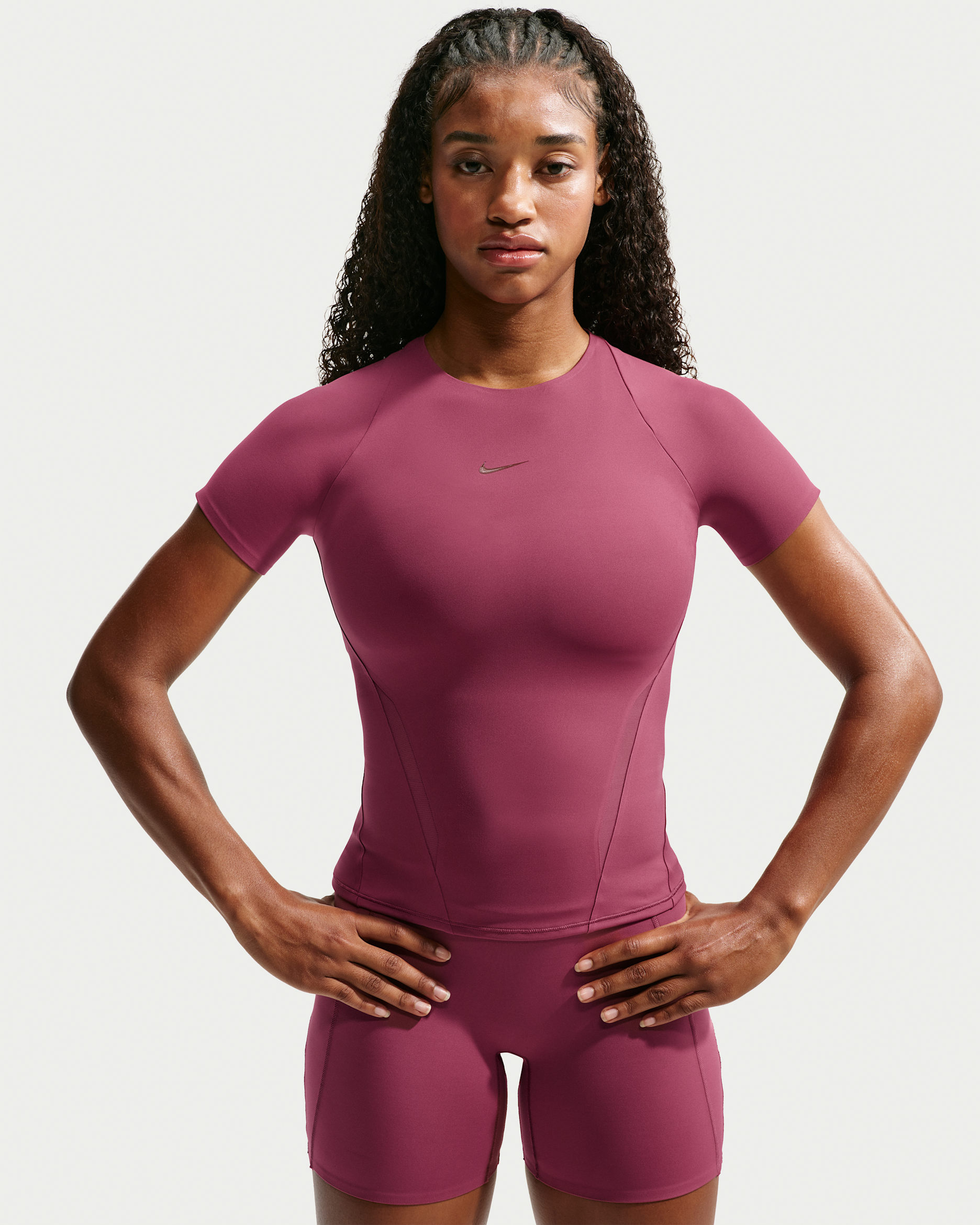 Playera de manga corta de malla para mujer Nike Universa - Rosa humo/Rosa humo/Dátil místico
