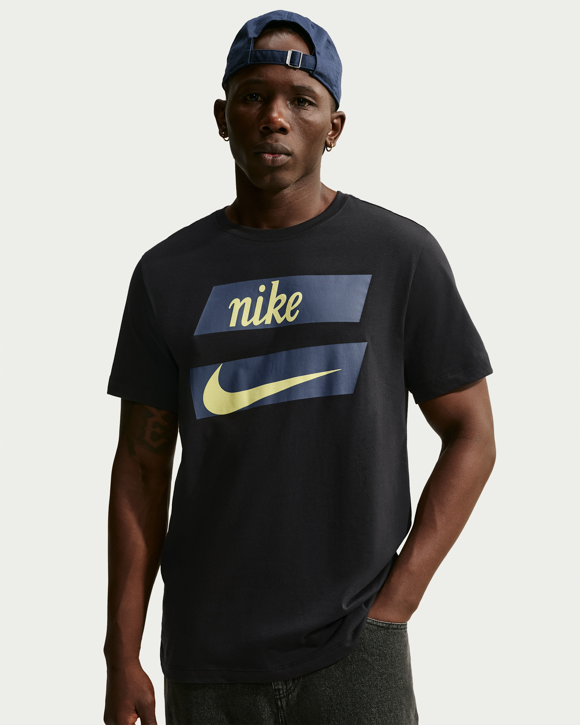 Nike Sportswear Men's T-Shirt - Black