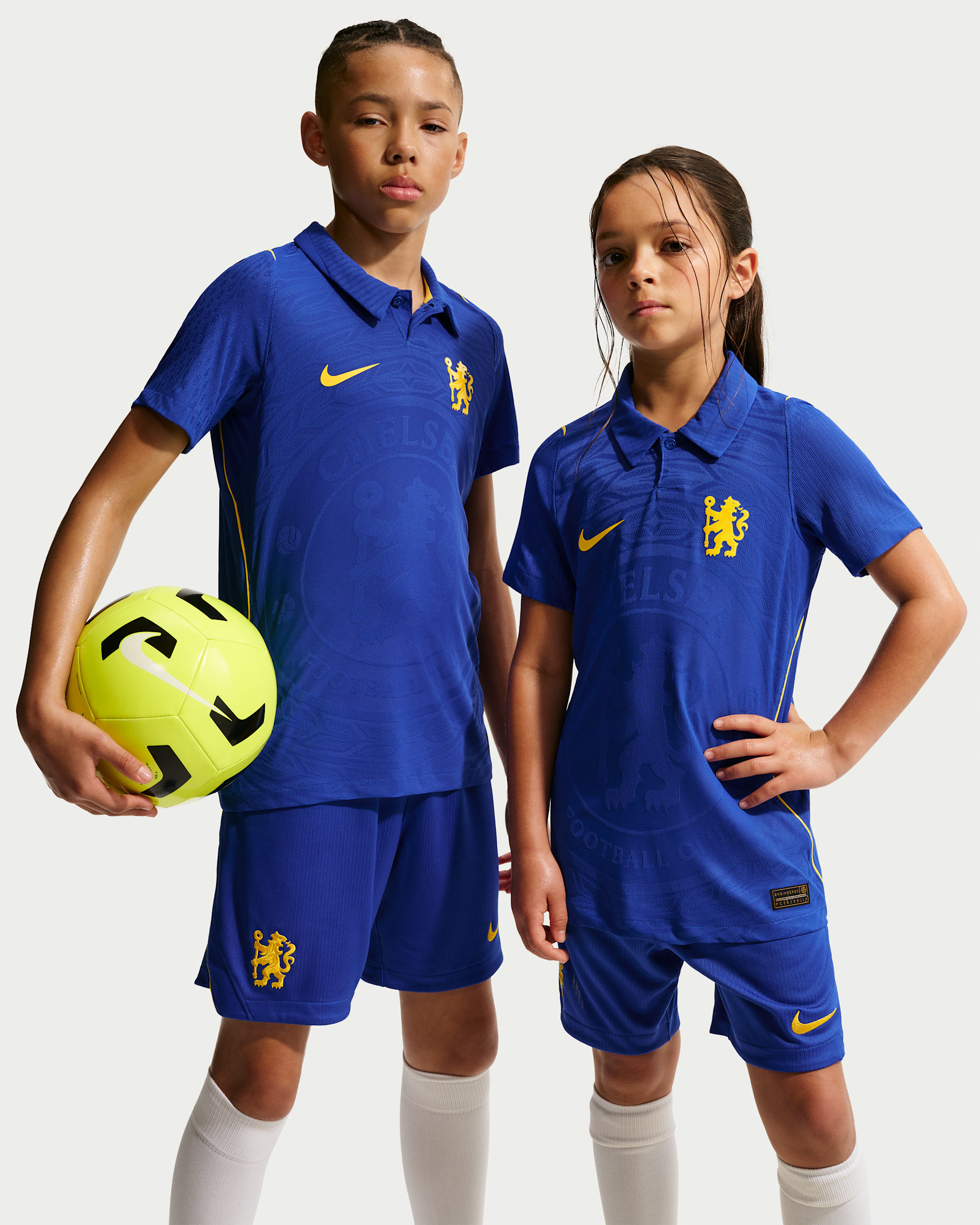 Chelsea F.C. 2026/27 Match Home Older Kids' Nike Aero-FIT Football Authentic Shirt - Bright Blue/Midwest Gold/Midwest Gold