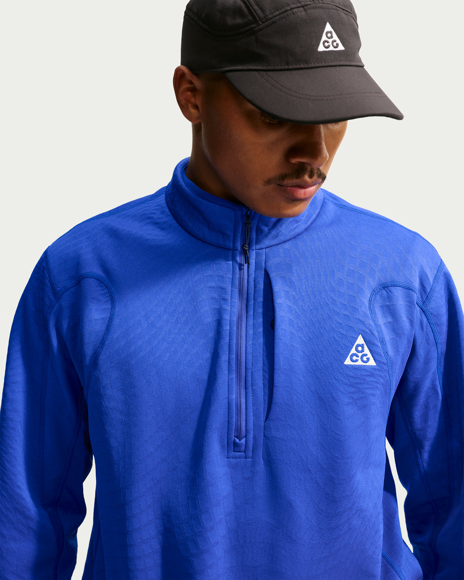Maglia da hiking con zip a metà lunghezza Therma-FIT ACG Wolf Grid – Uomo - Hyper Royal/Old Royal/Summit White