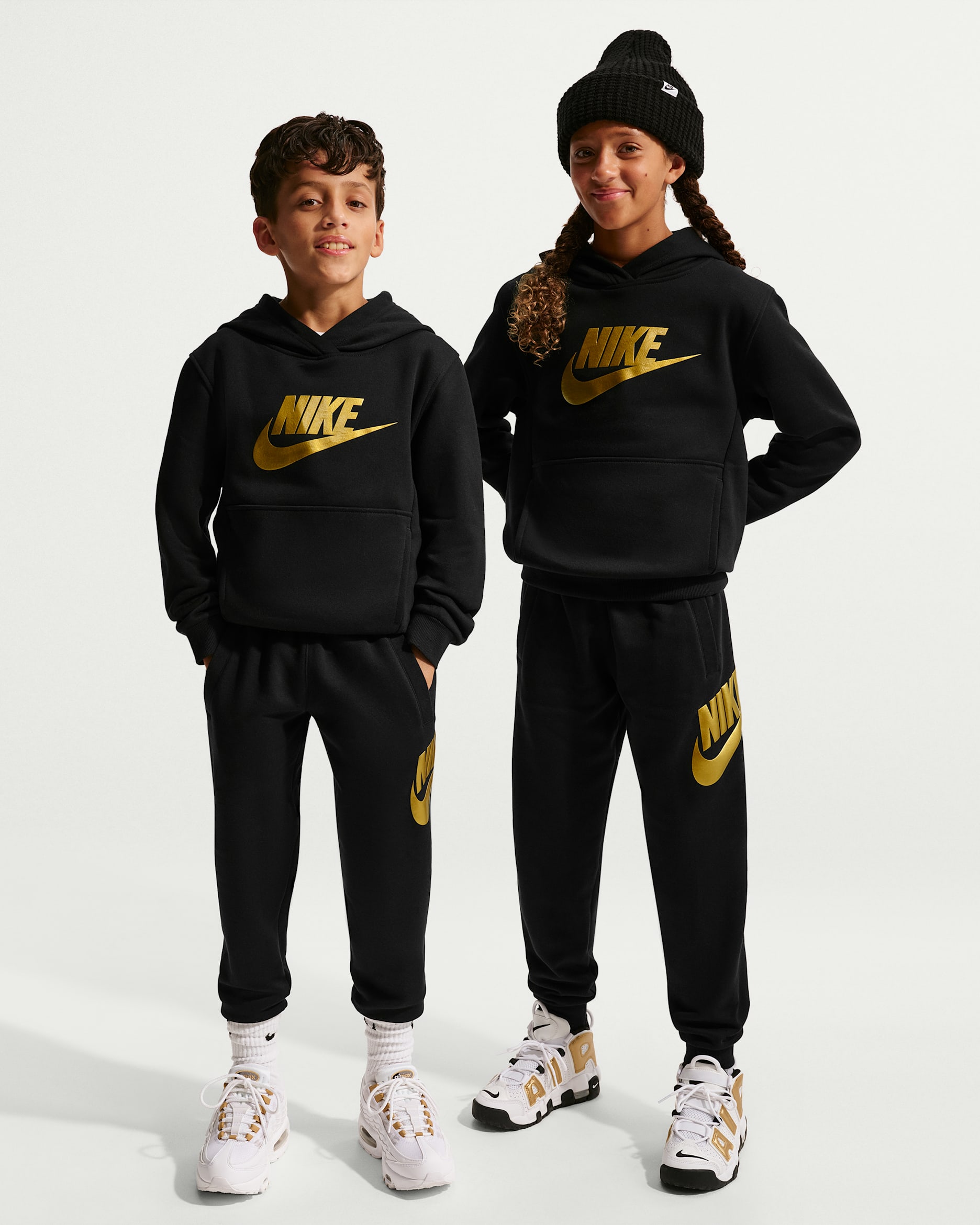 Nike Sportswear Club Fleece Big Kids' Pants - Black/Metallic Gold