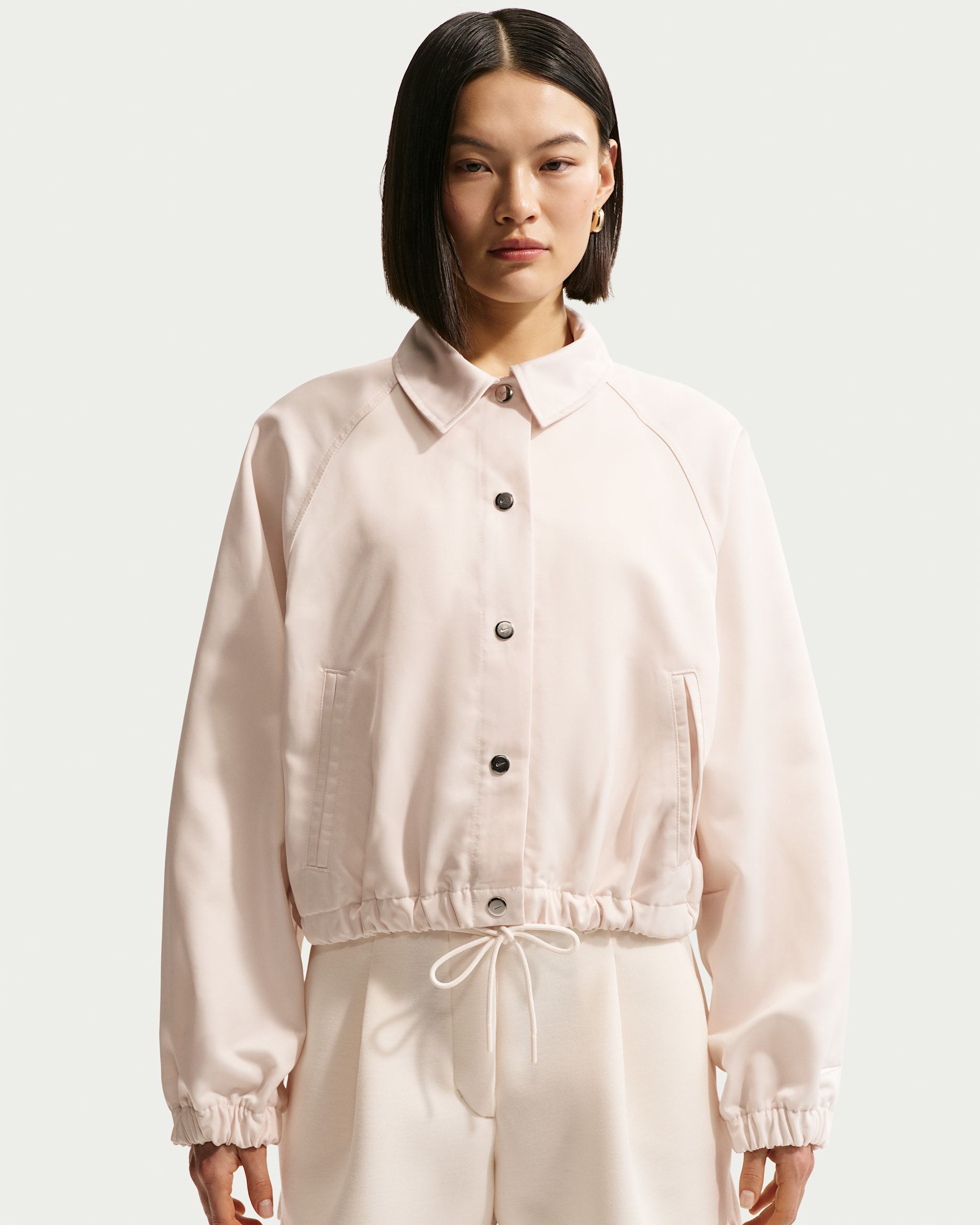 나이키 스포츠웨어 여성 오버사이즈 새틴 코치 재킷 - 초크/초크