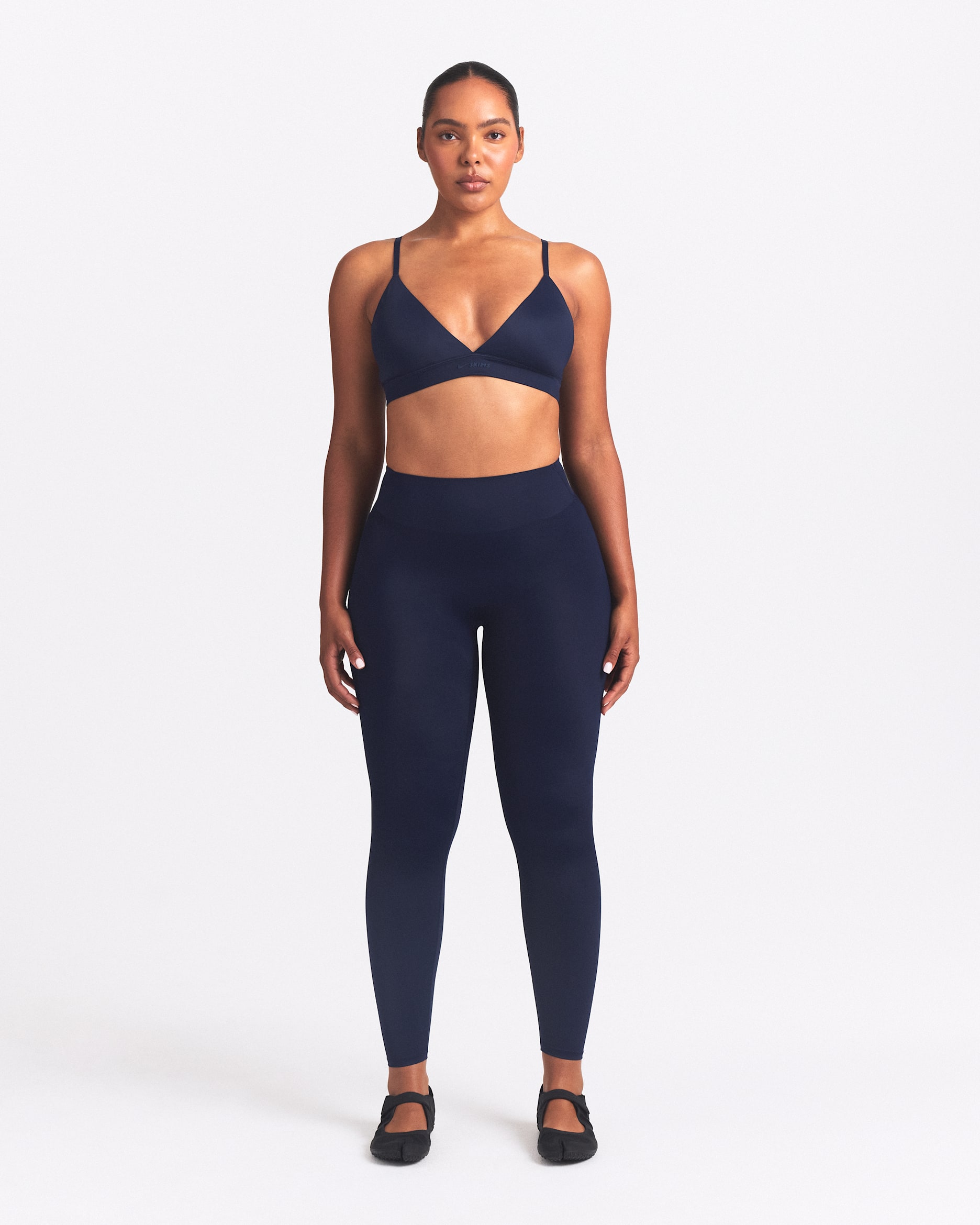 Leggings de tiro alto de 66 cm para mujer NikeSKIMS Shine - NSKM NAVY