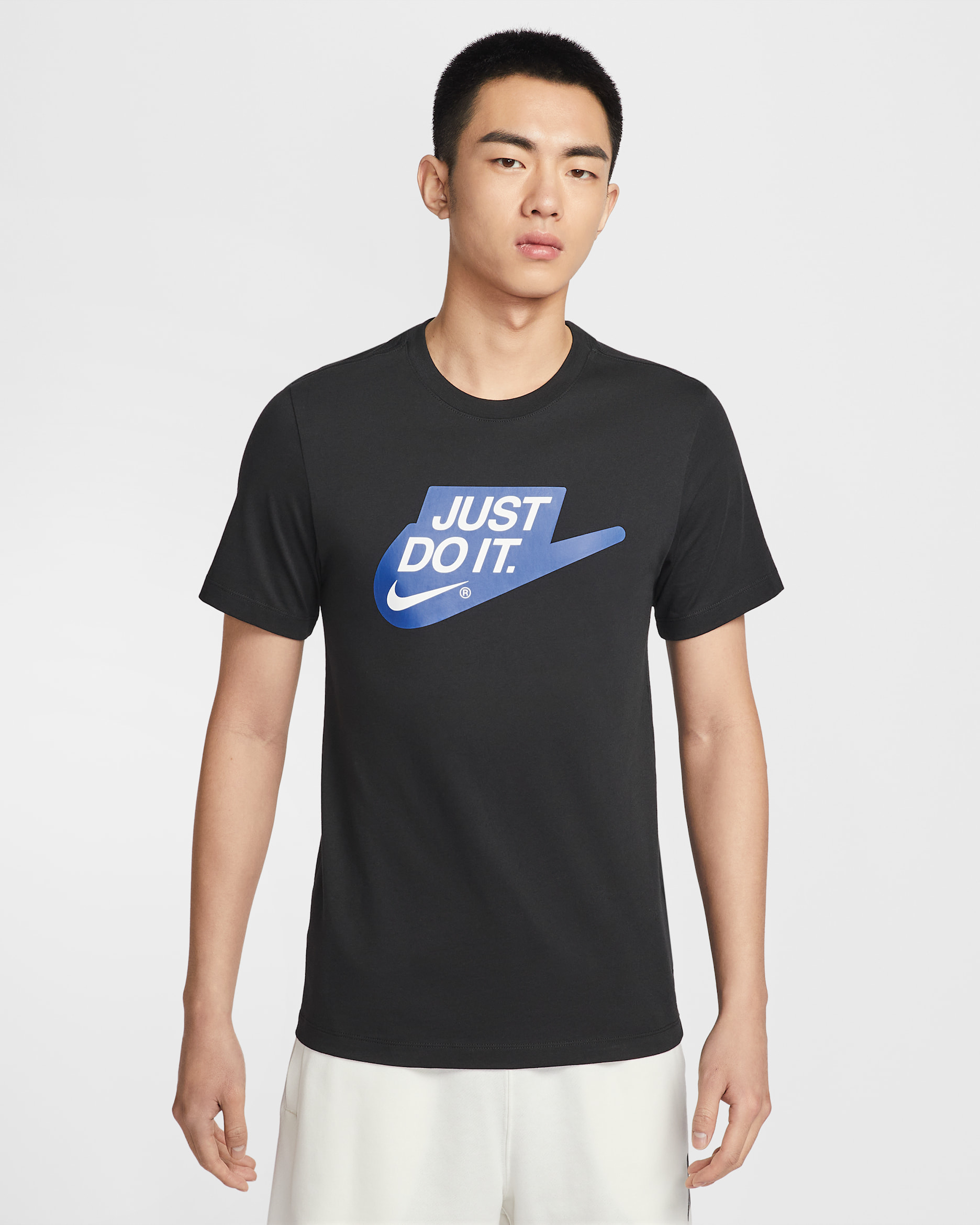 เสื้อยืด Nike Sportswear - ดำ