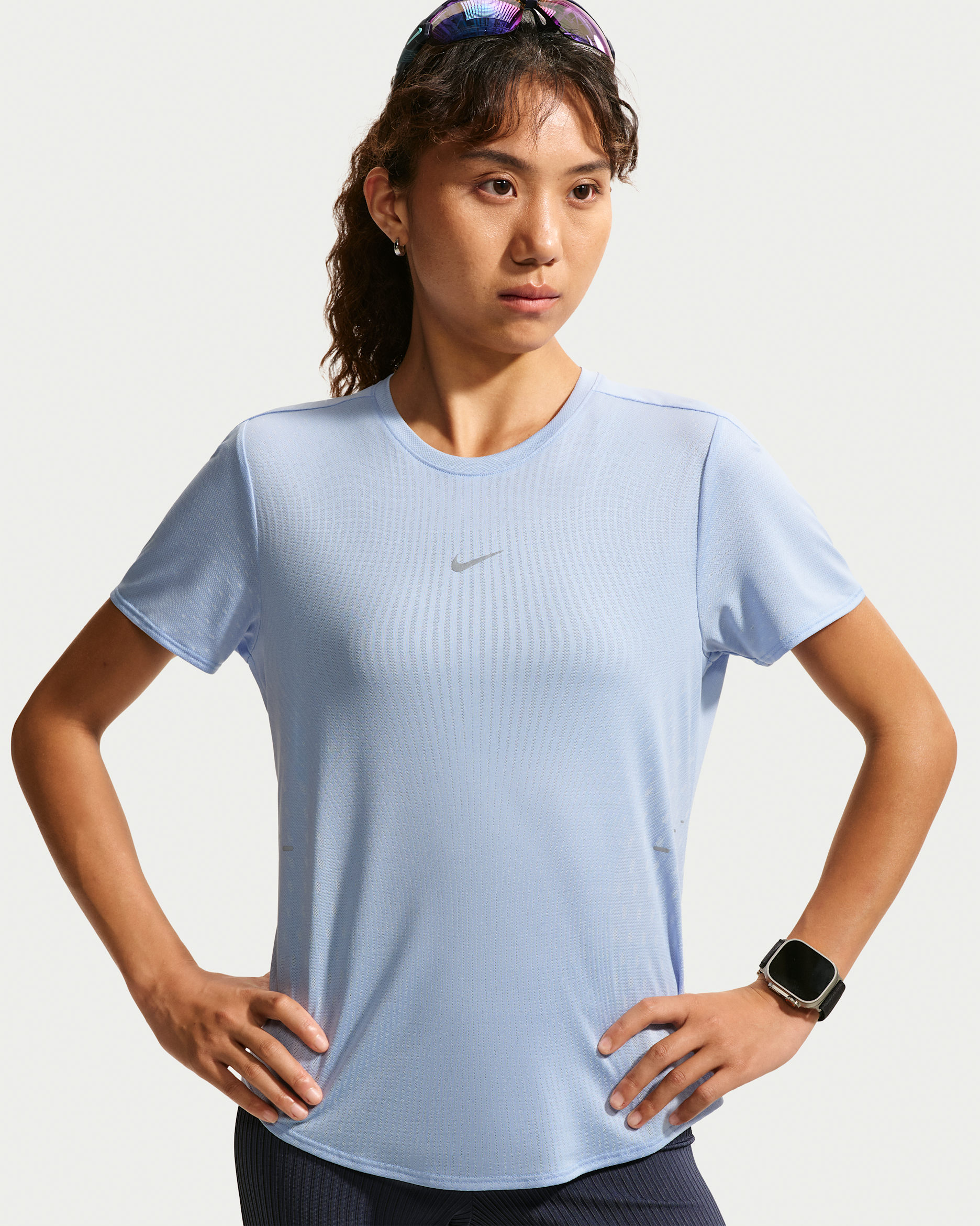 Nike Swift 女款 Aero-FIT 短袖跑步上衣 - Aluminum/Pure Platinum