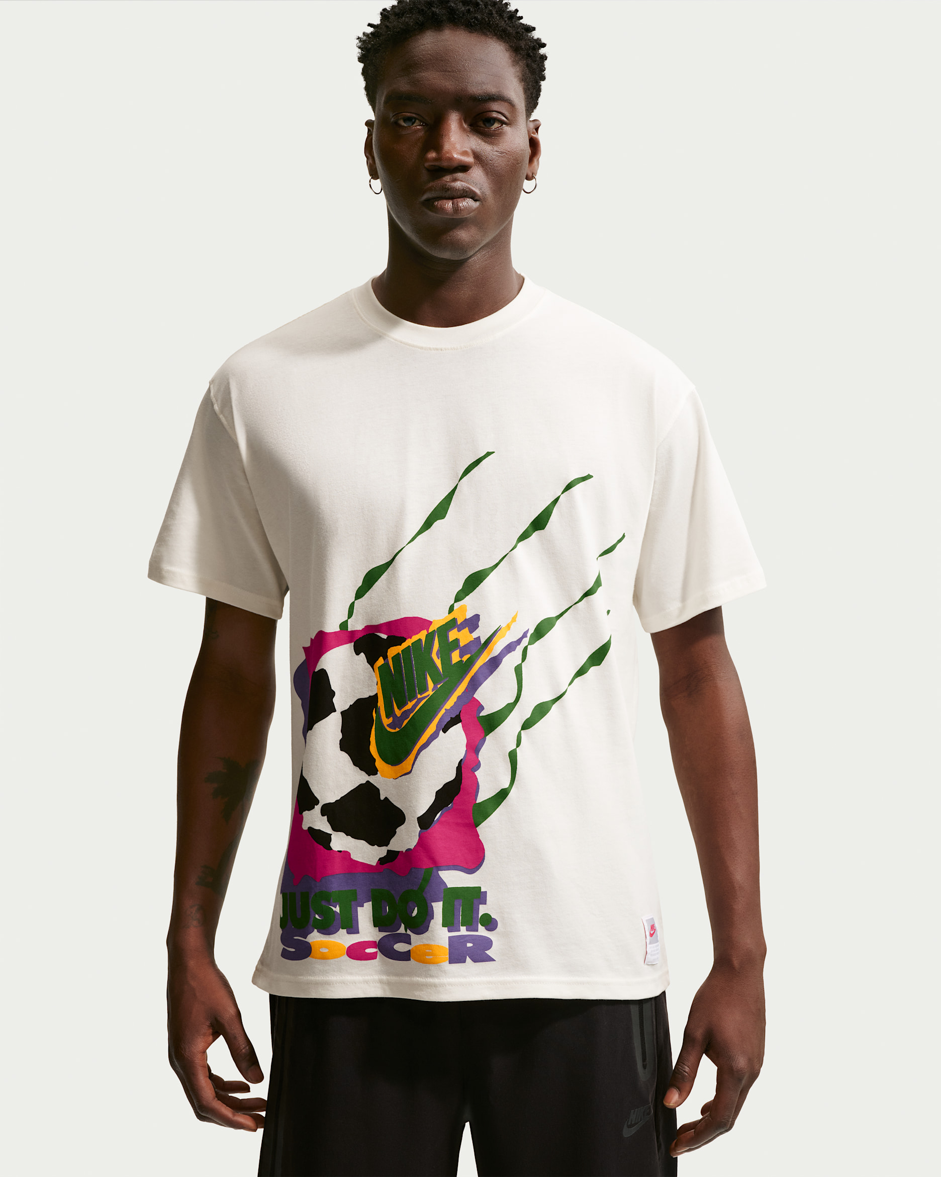 Nike Sportswear Men's T-Shirt - Sail