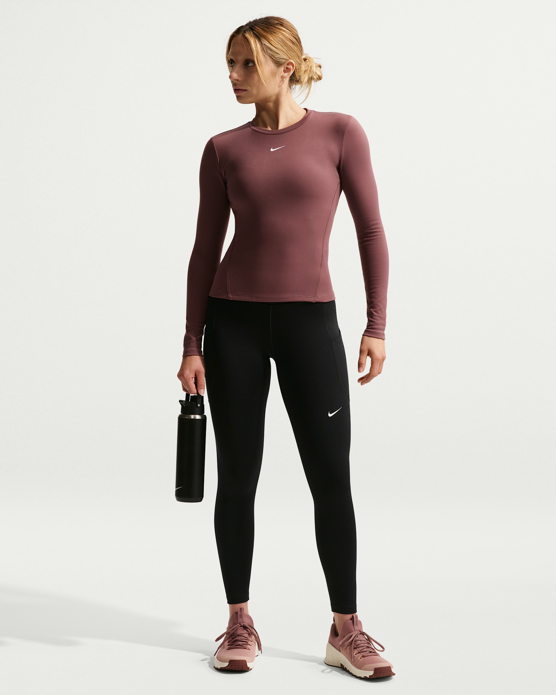 Legging 7/8 taille haute avec poches Nike One pour femme - Noir/Blanc