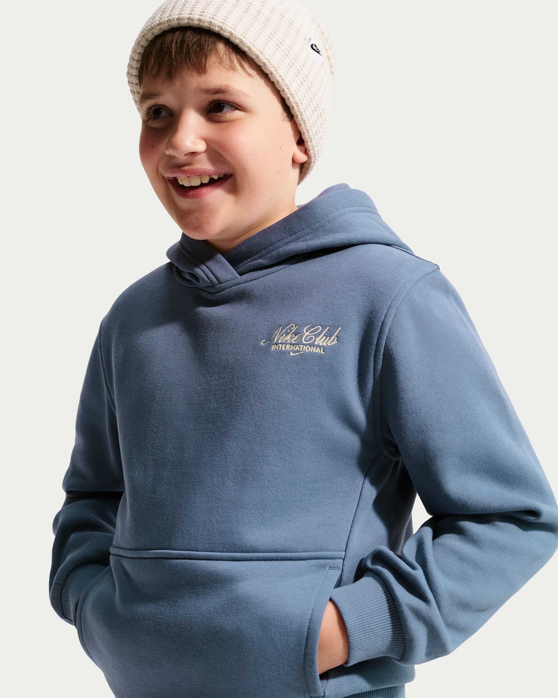 Nike Sportswear Club Fleece Big Kids' Hoodie - Diffused Blue/Sanddrift