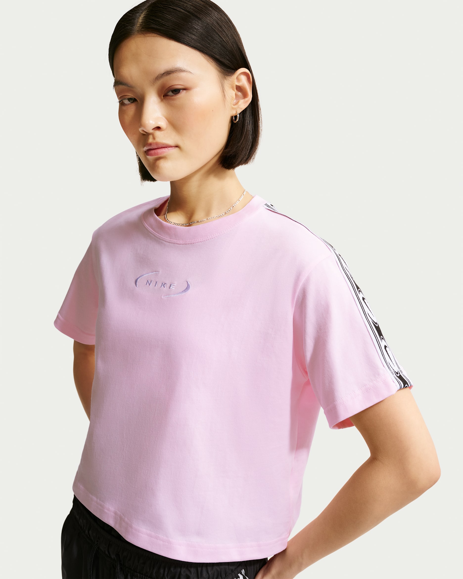 Nike Sportswear Classic Women's Loose Cropped T-Shirt - Pink Foam